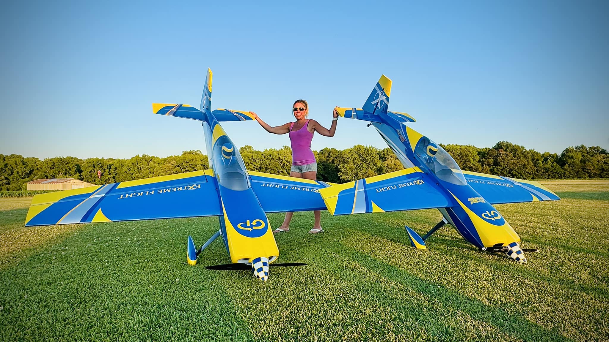 EF - 104" Edge 540T - Blue/Yellow - Image 3