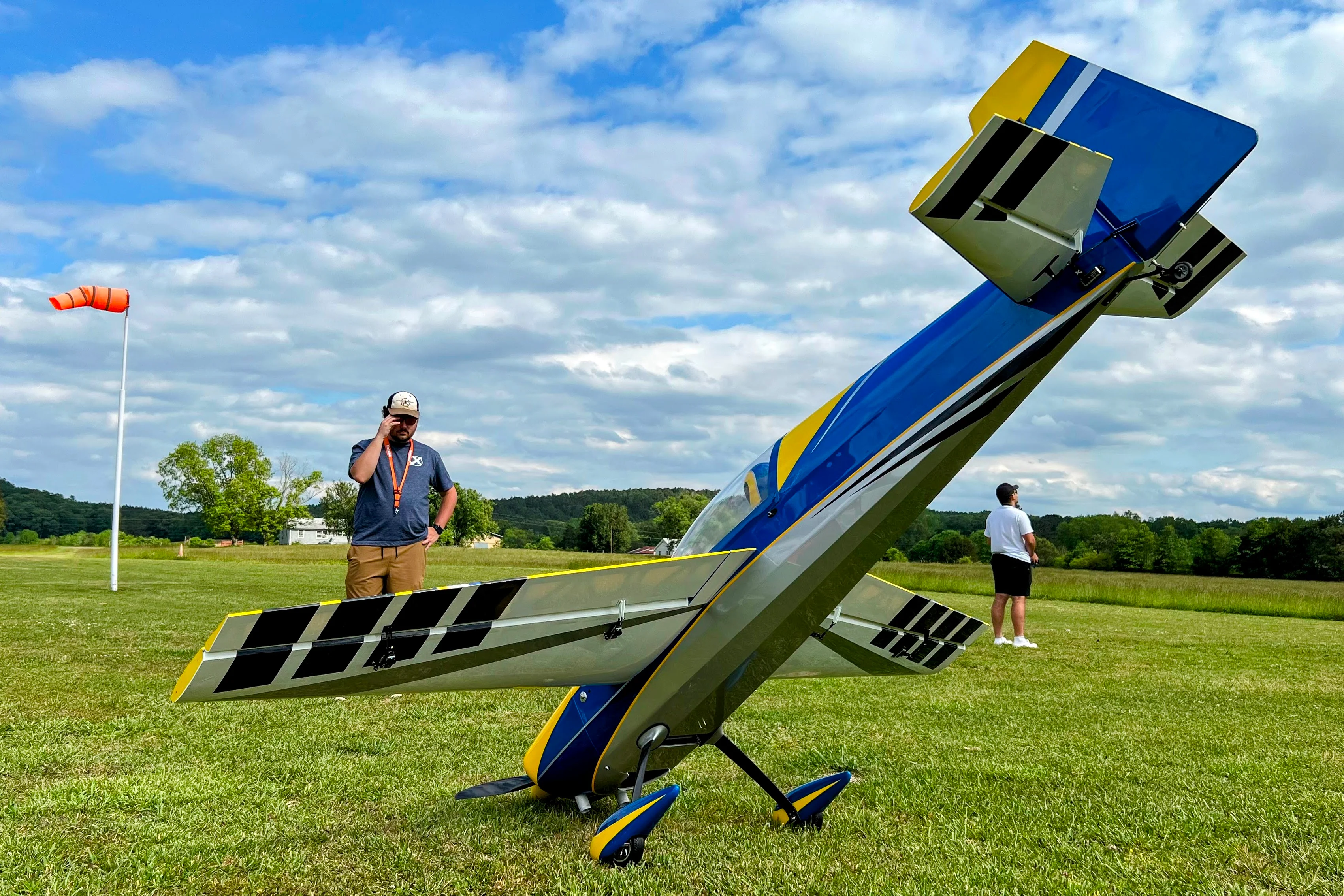 EF - 104" Edge 540T - Blue/Yellow - Image 6