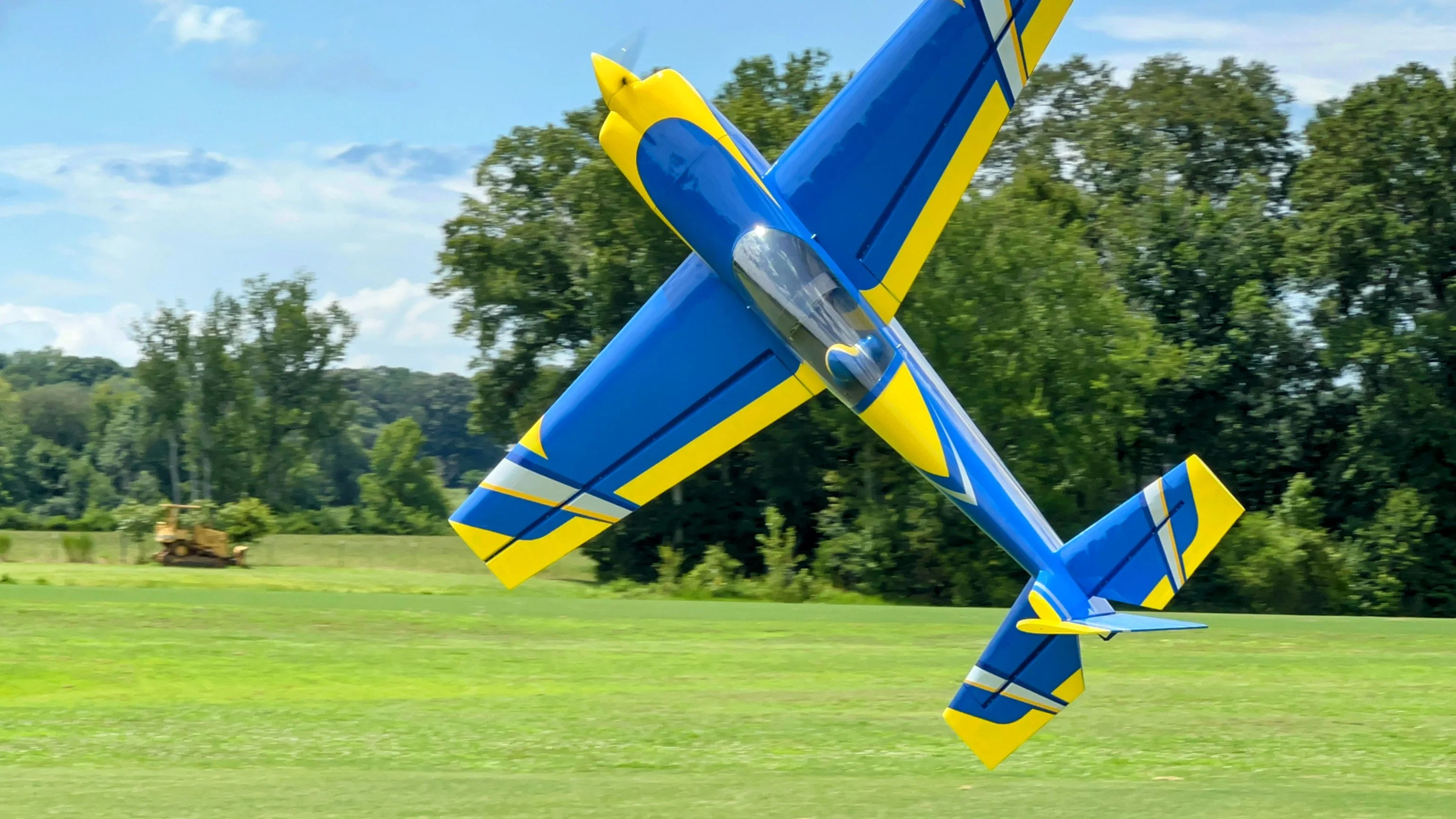 EF - 104" Edge 540T - Blue/Yellow - Image 7