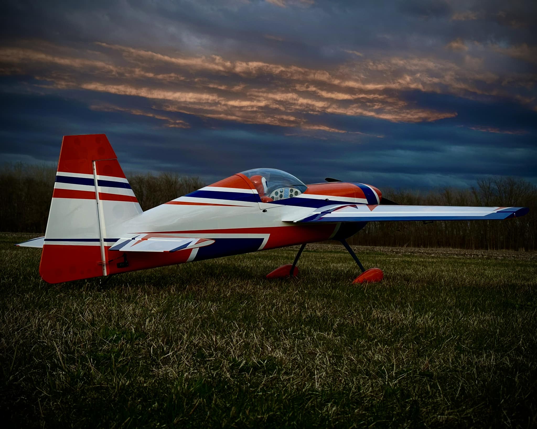 EF - 104" Extra 260 - Orange/Blue - Image 5
