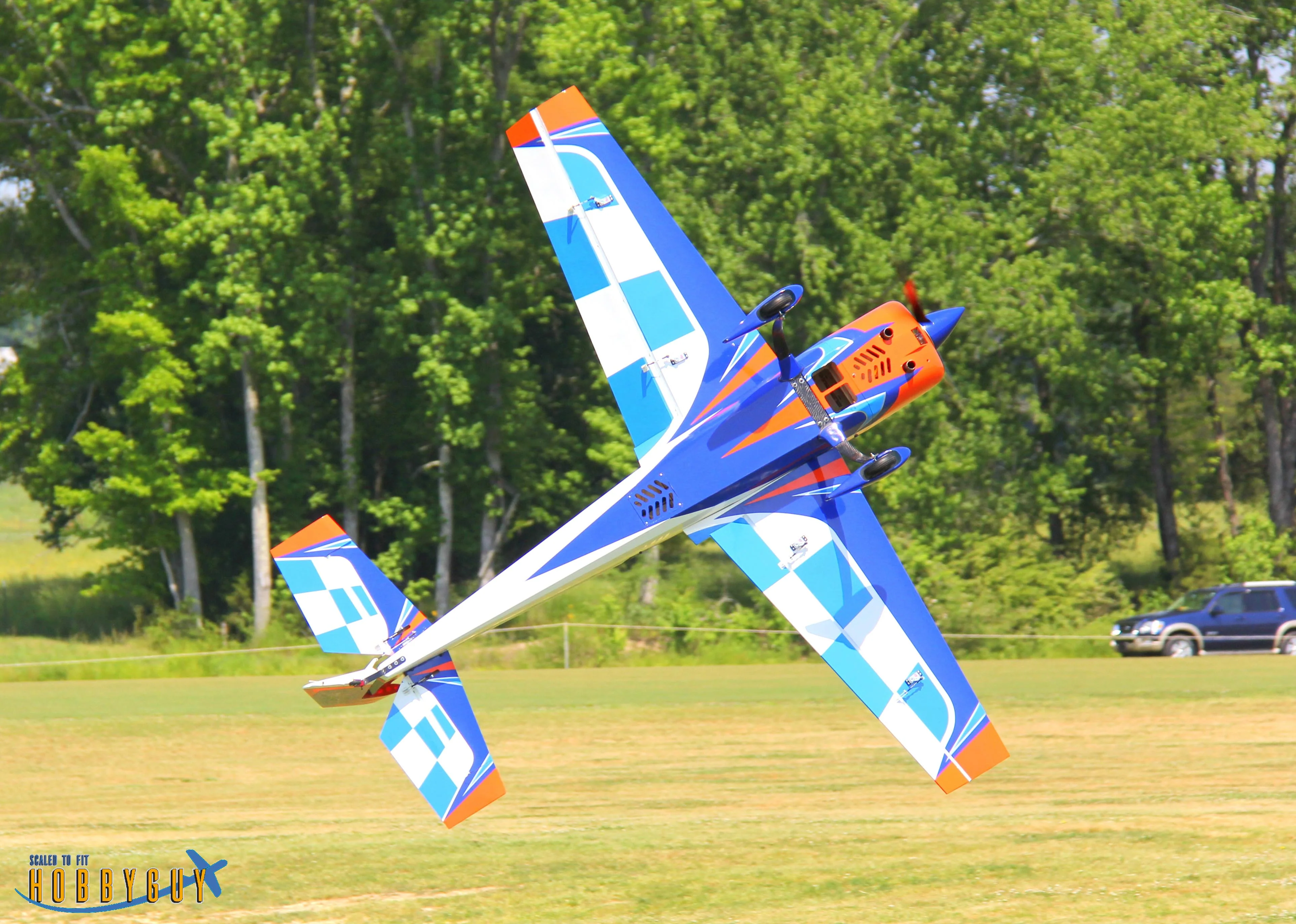 EF - 104" Extra 300 V3 - Orange/White/Blue - Image 3