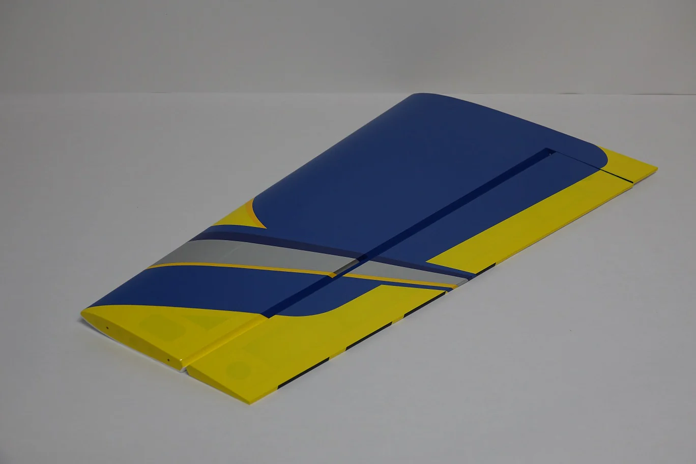 48" Edge 540T V2 Pilot's Left Wing w/control horn- Blue/Yellow