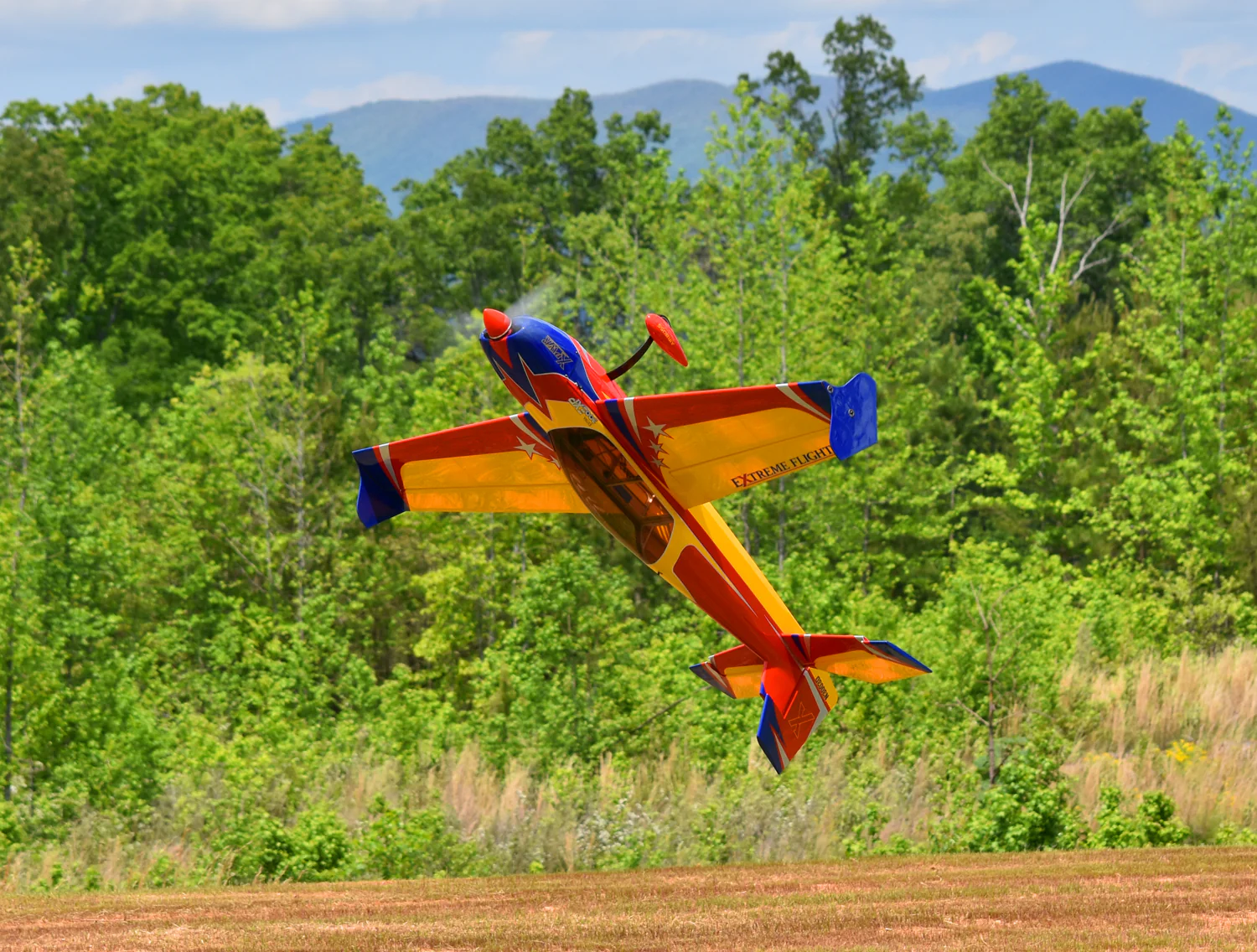 EF - 48" Extra 300-EXP V2 - Yellow/Red - Image 3