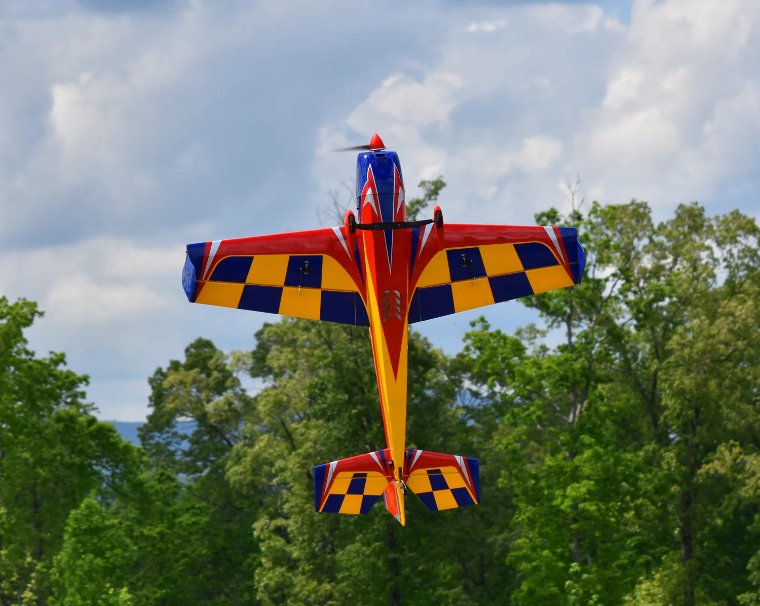 EF - 48" Extra 300-EXP V2 - Yellow/Red - Image 4
