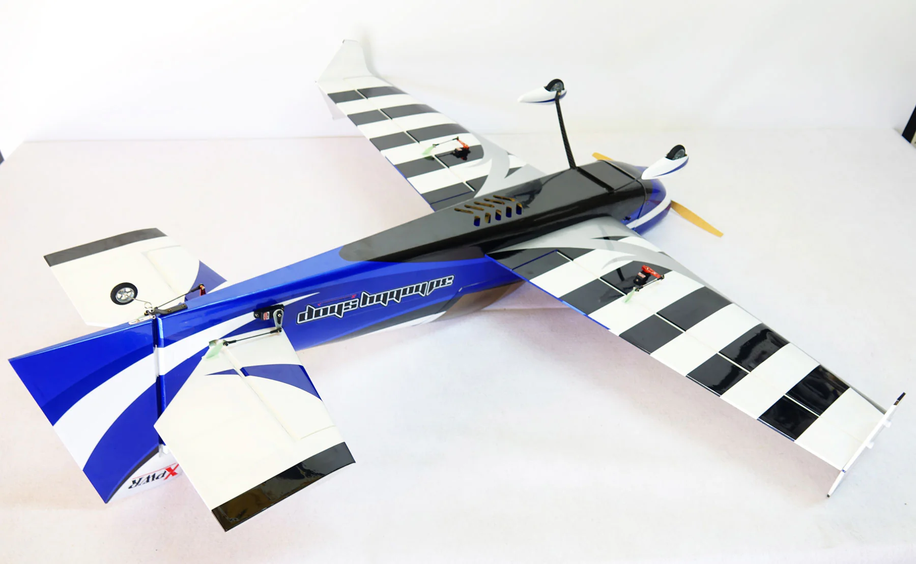 52" Velox Revolution - Blue/White Scheme - Image 2