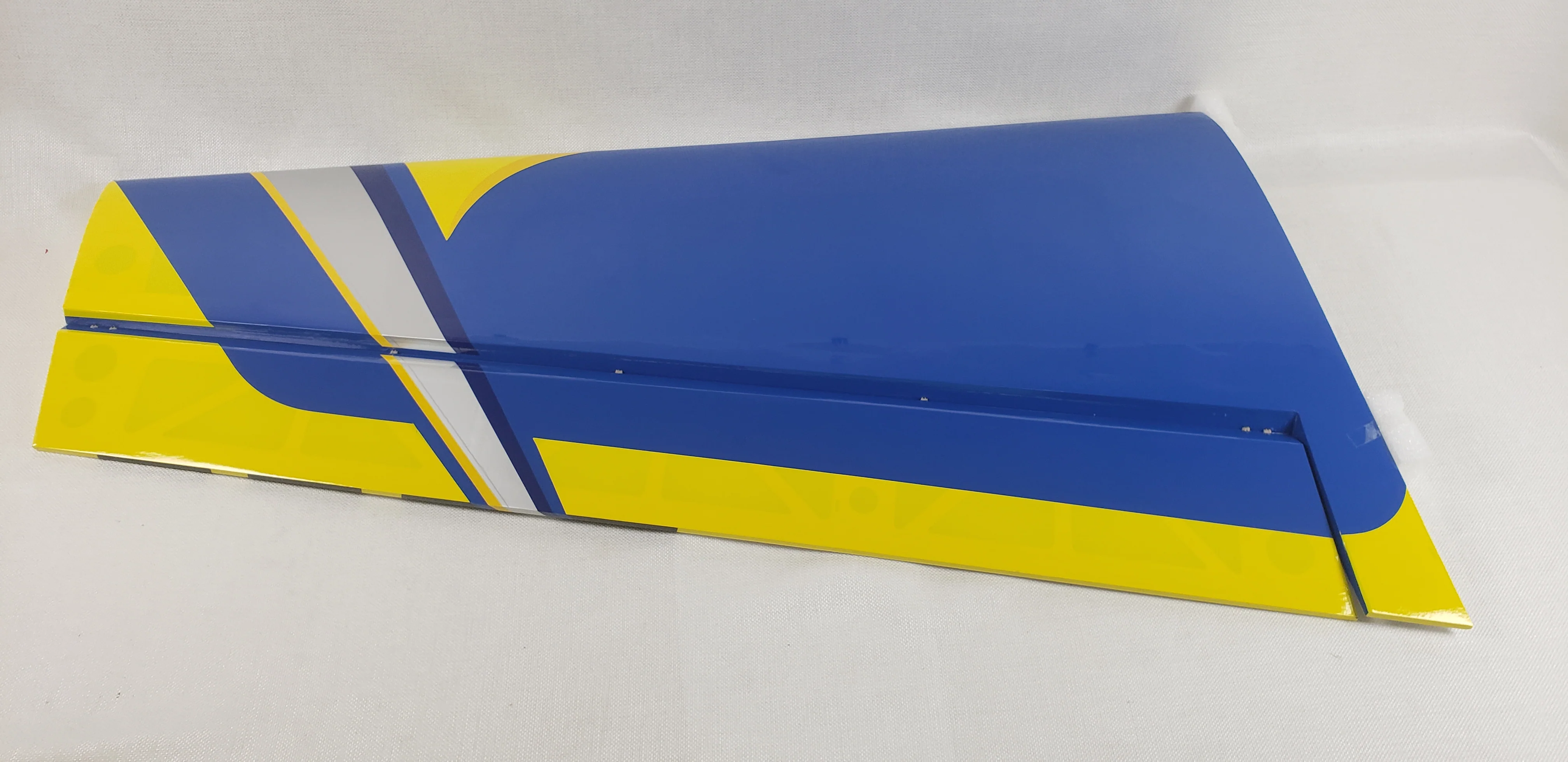 85" Edge 540T - Wing w/control horn - Image 2