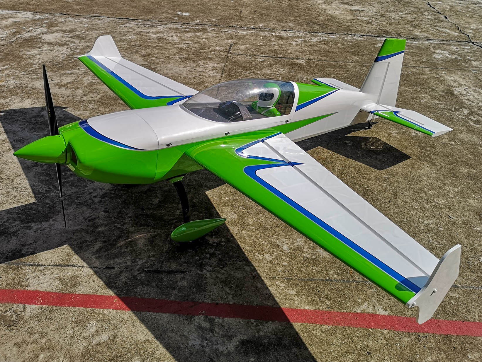 91" Extra 300 - Wing w/control horns - Image 3