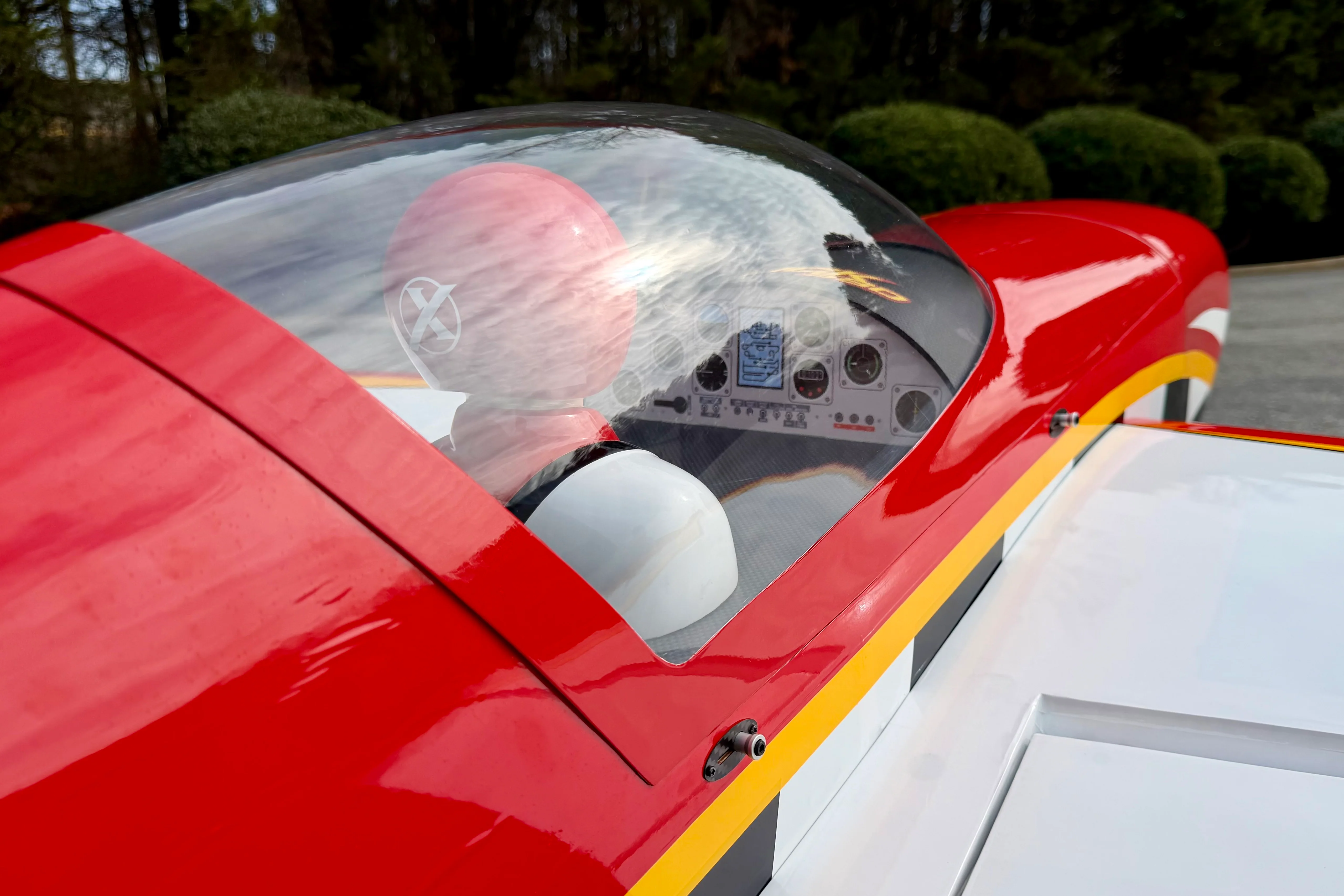 EF - 100" Slick 580 EXP V3 - Red/White 10th Anniversary Scheme - Image 6