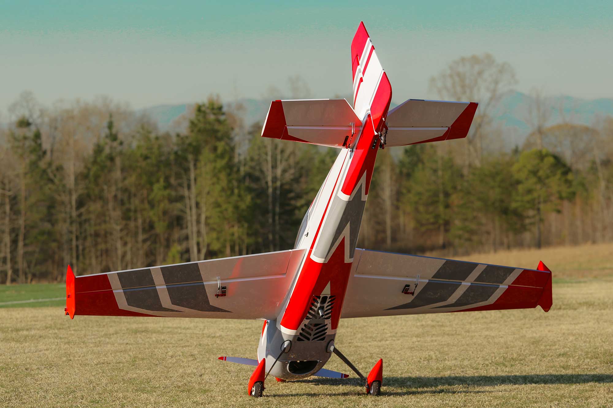 EF - 104" Extra 260 - White/Red - Image 3