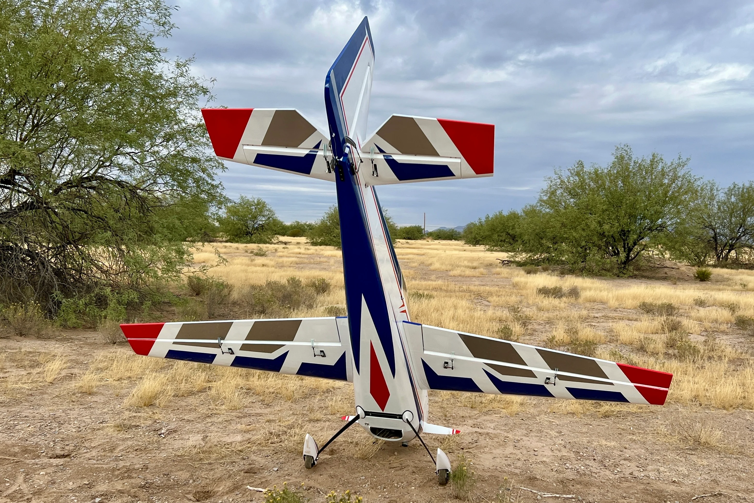 EF - 120" Extra 260 - Blue/White - Image 5