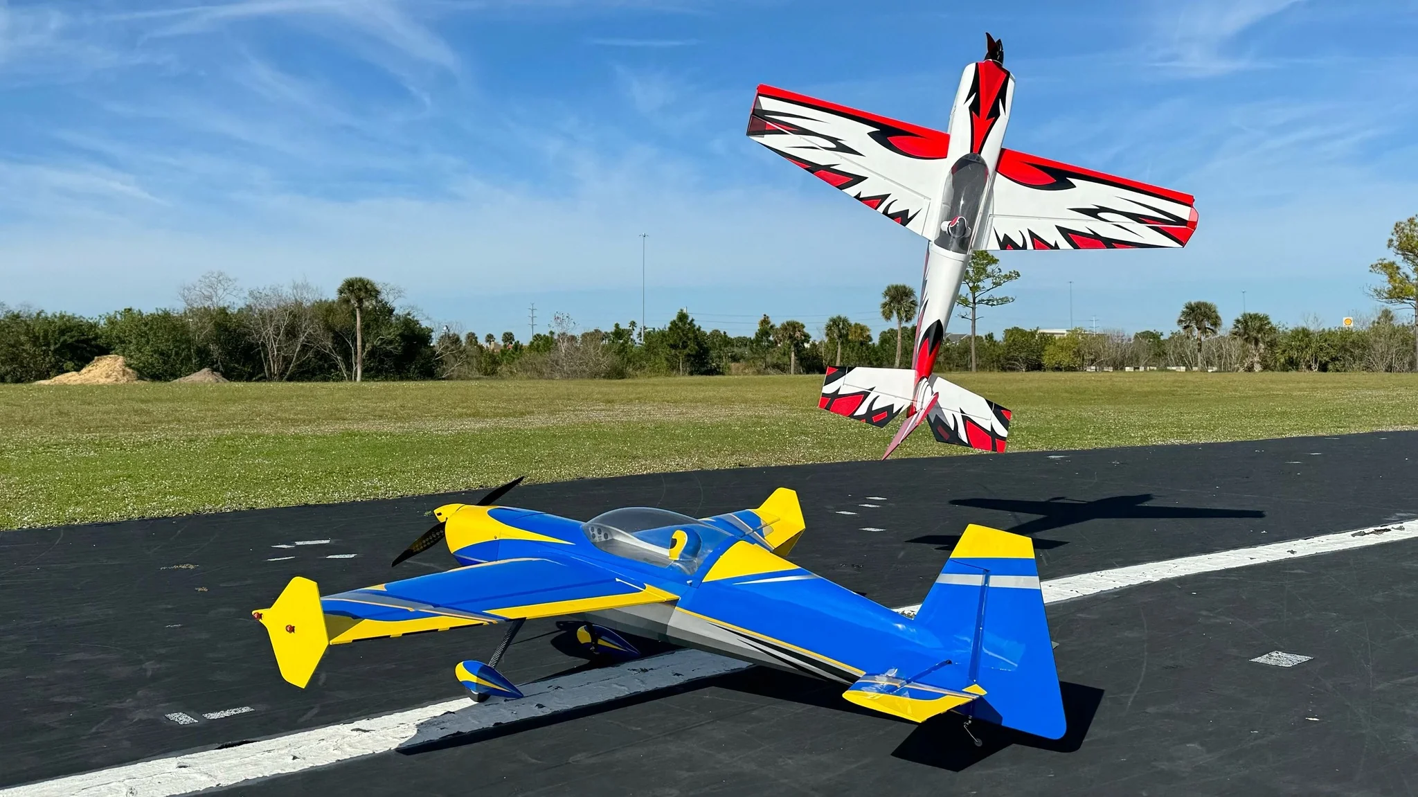 EF - 60" Edge 540T CNC - Blue/Yellow - ARF - Image 3