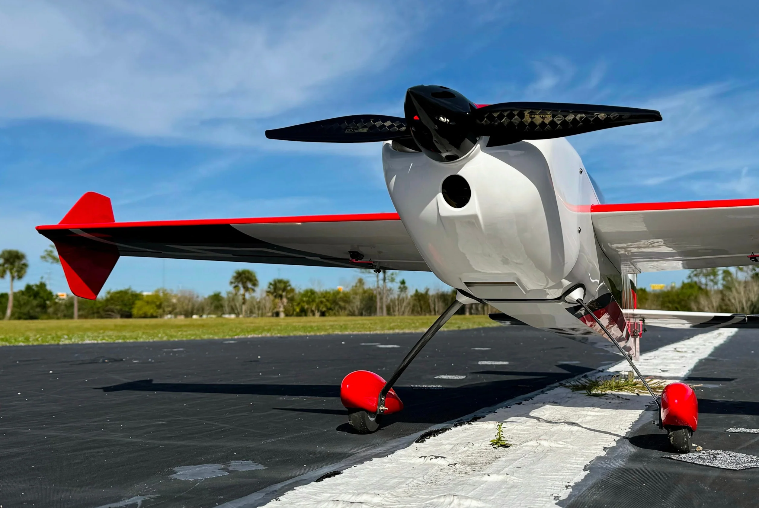 EF - 67" Edge 540T - Dark Red/White - RxR - Image 3