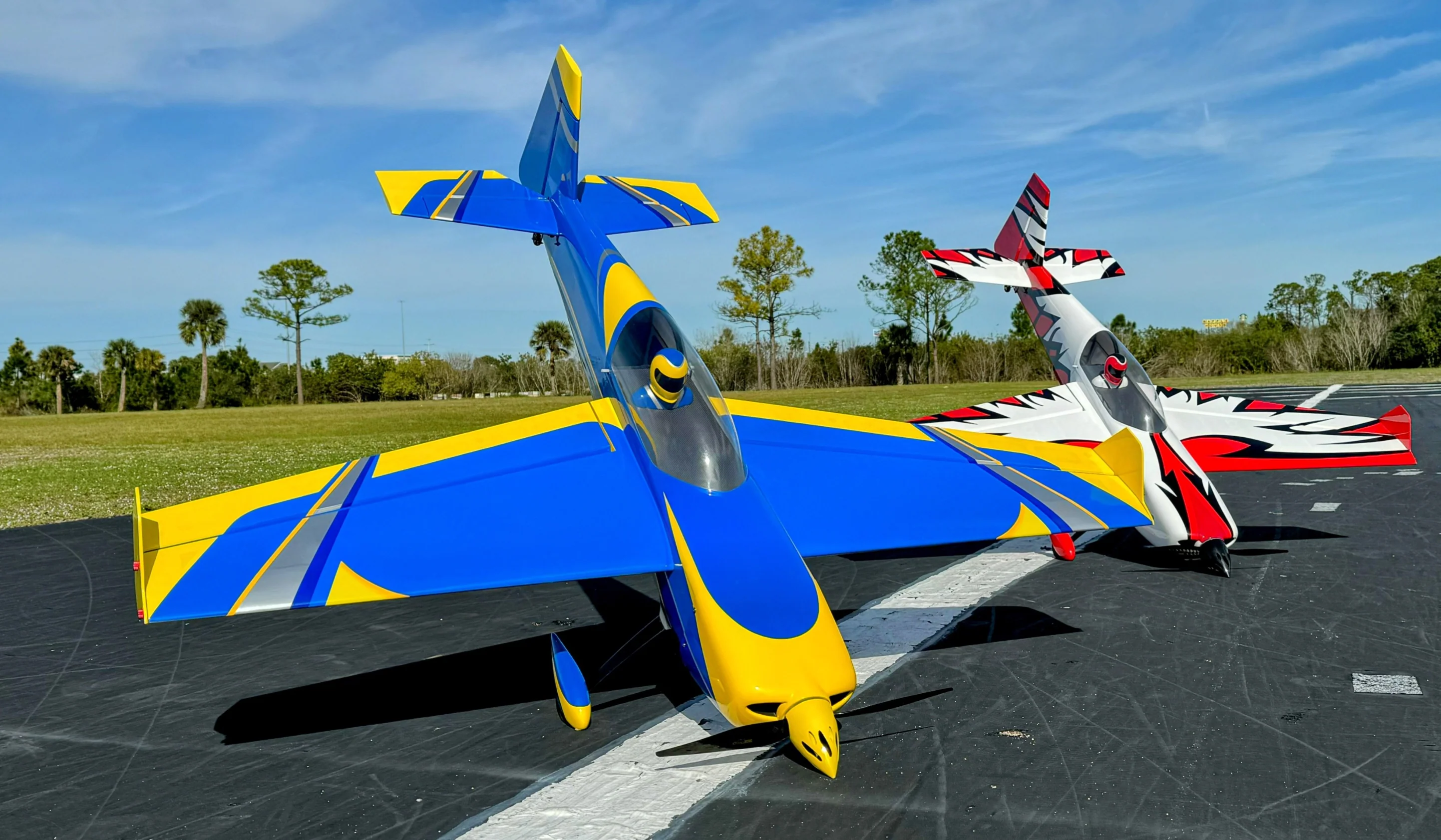EF - 67" Edge 540T - Blue/Yellow - RxR - Image 2