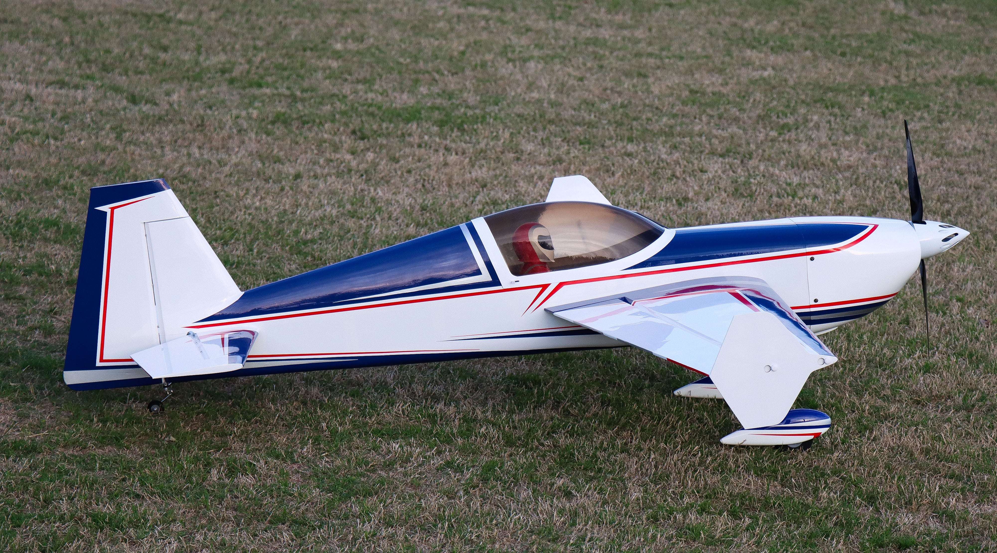 EF - 67" Extra 260 - Blue/White - ARF - Image 5