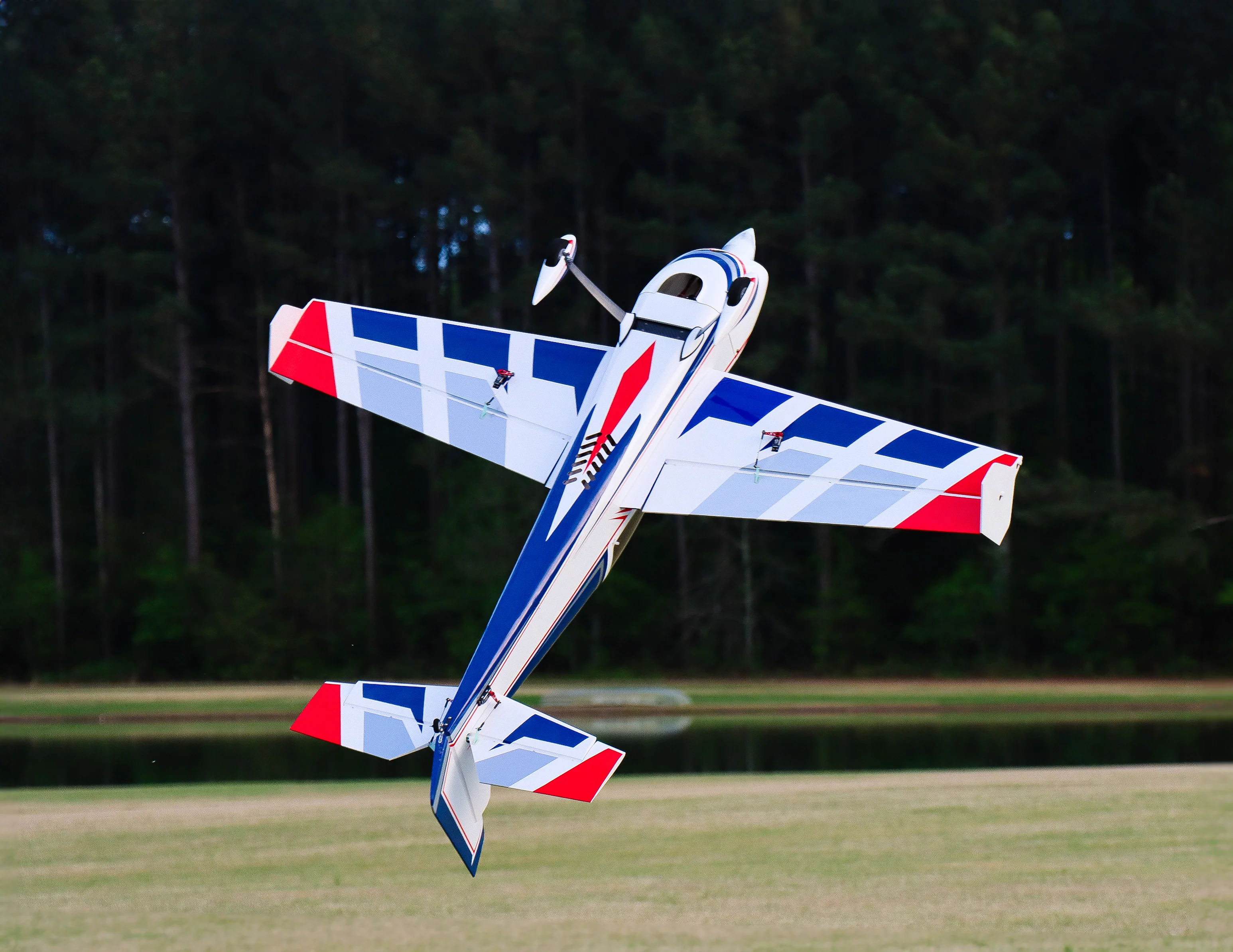 EF - 67" Extra 260 - Blue/White - RxR - Image 3