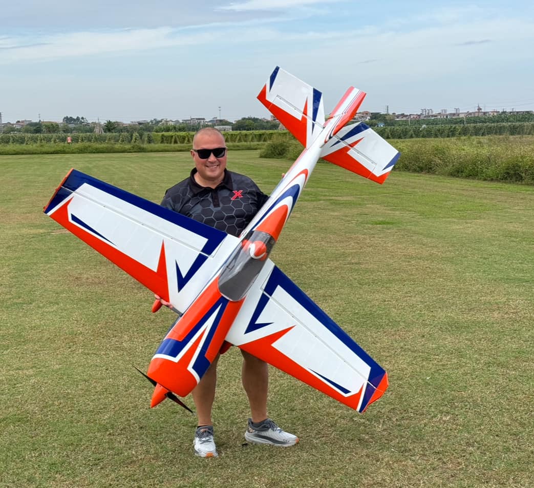 EF - 75" Extra 260 - Orange/Blue - Image 5
