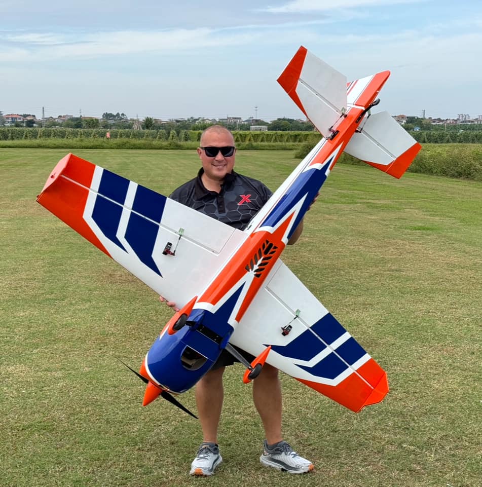 EF - 75" Extra 260 - Orange/Blue - Image 6