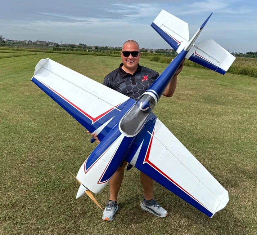 EF - 75" Extra 260 - Blue/White - Image 3