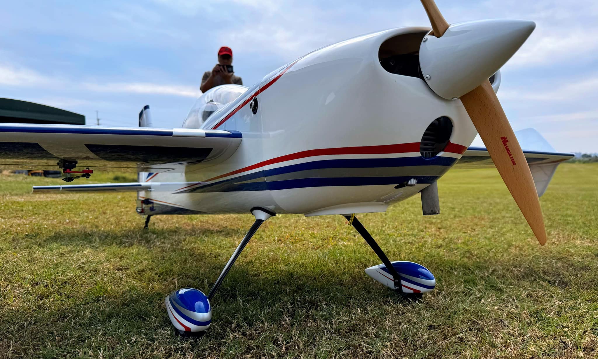 EF - 75" Extra 260 - Blue/White - Image 5