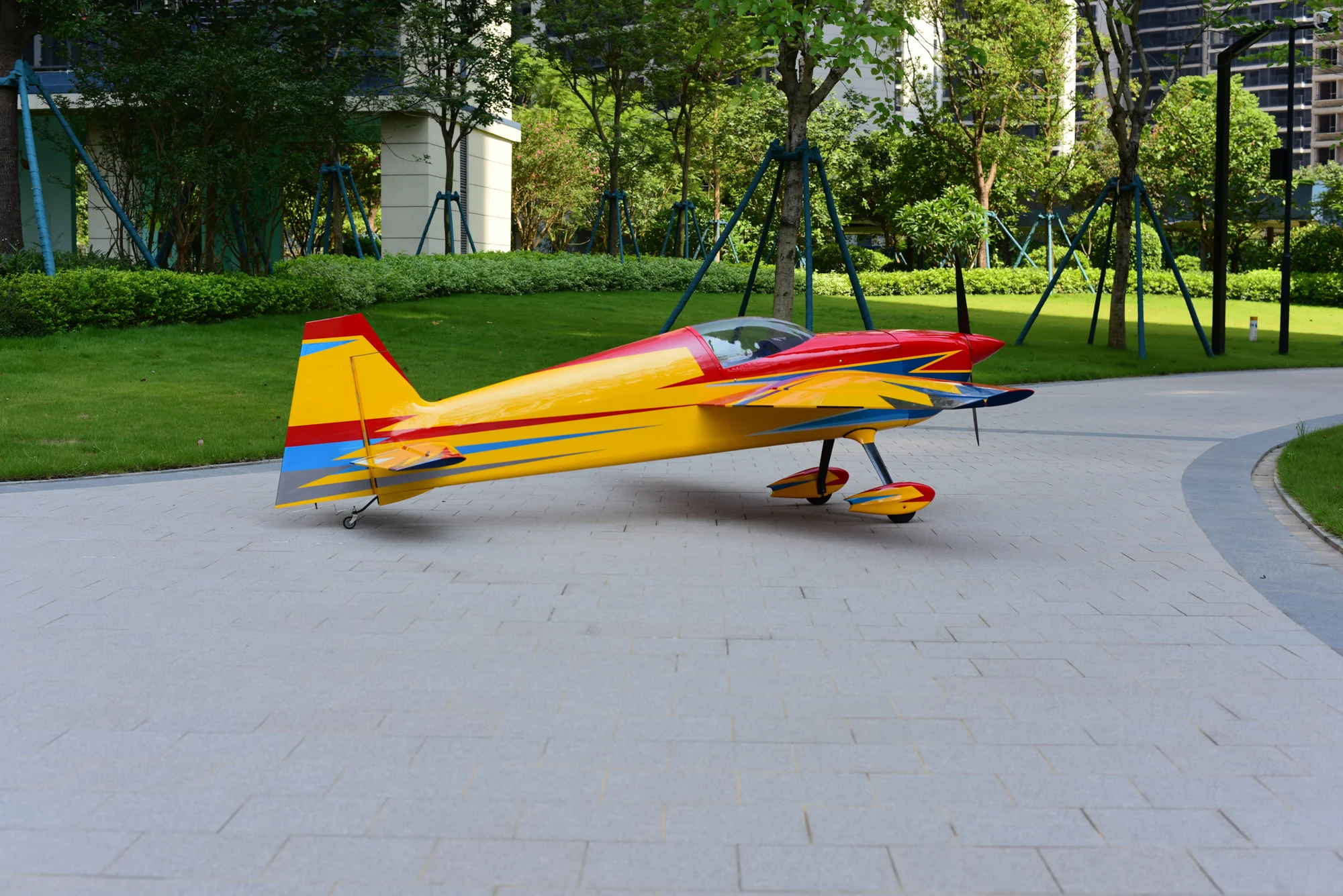 SW - 104" Slick 360 - Yellow/Red/Met Blue (D) - Image 4