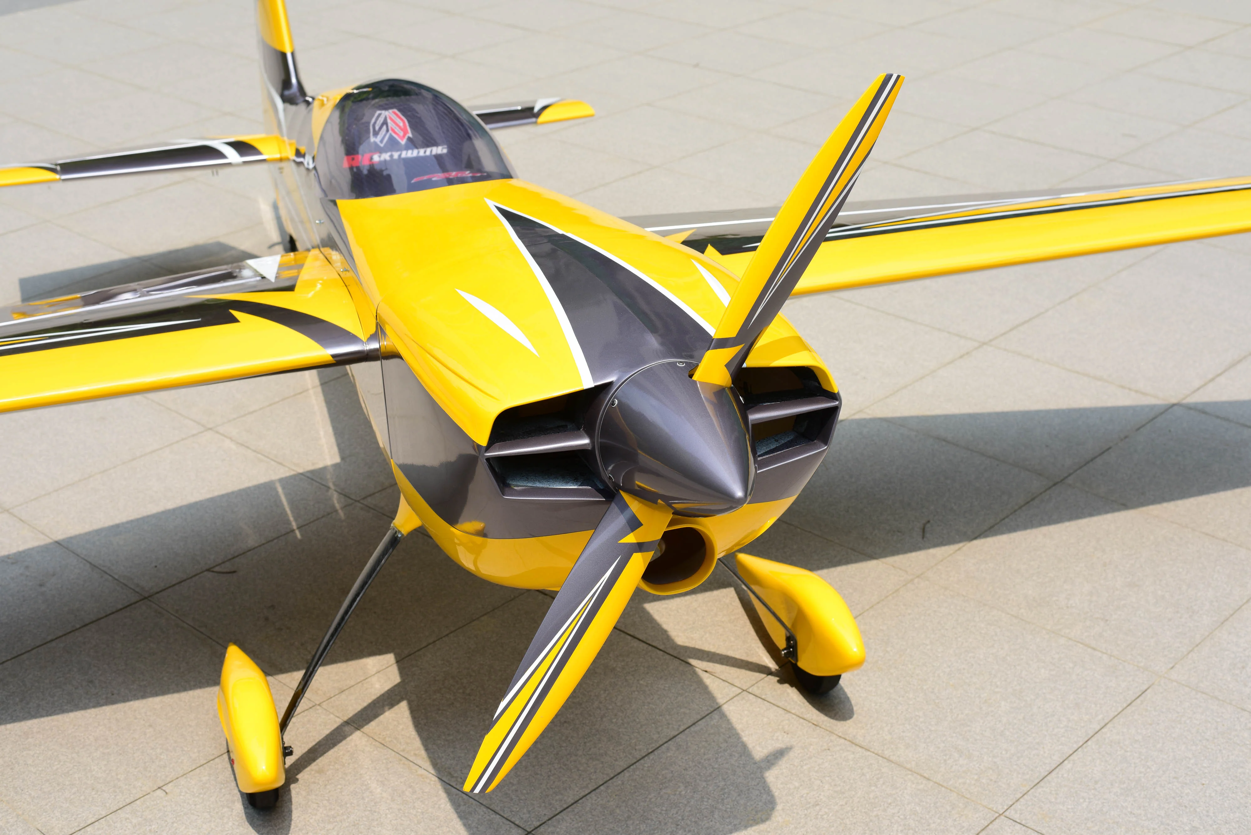 SW - 116" Edge 540 - Yellow/Charcoal/White (F) - Image 2