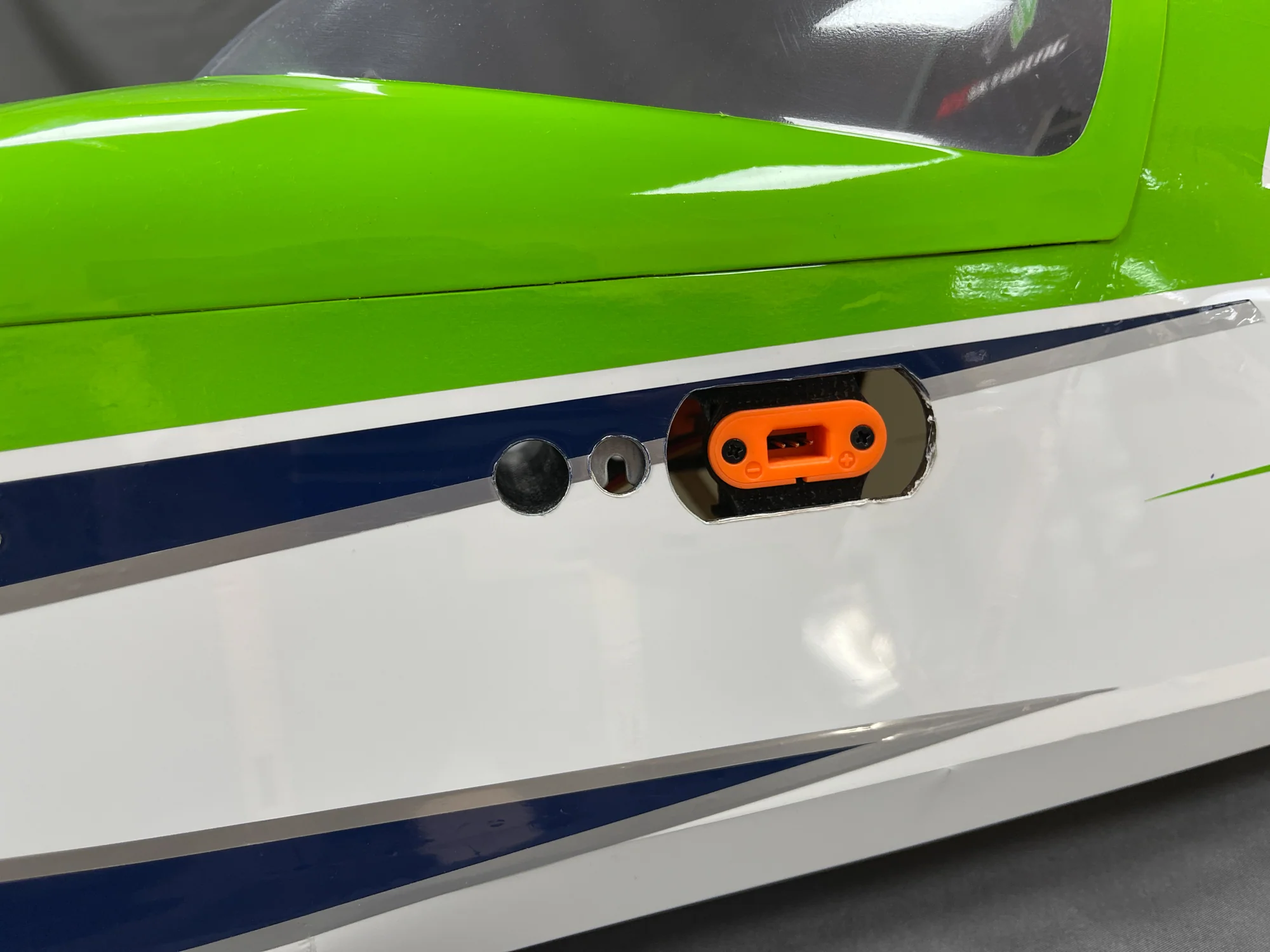 SW - 48" Slick 360 V2 - White/Green Scheme C - PNP - Image 10