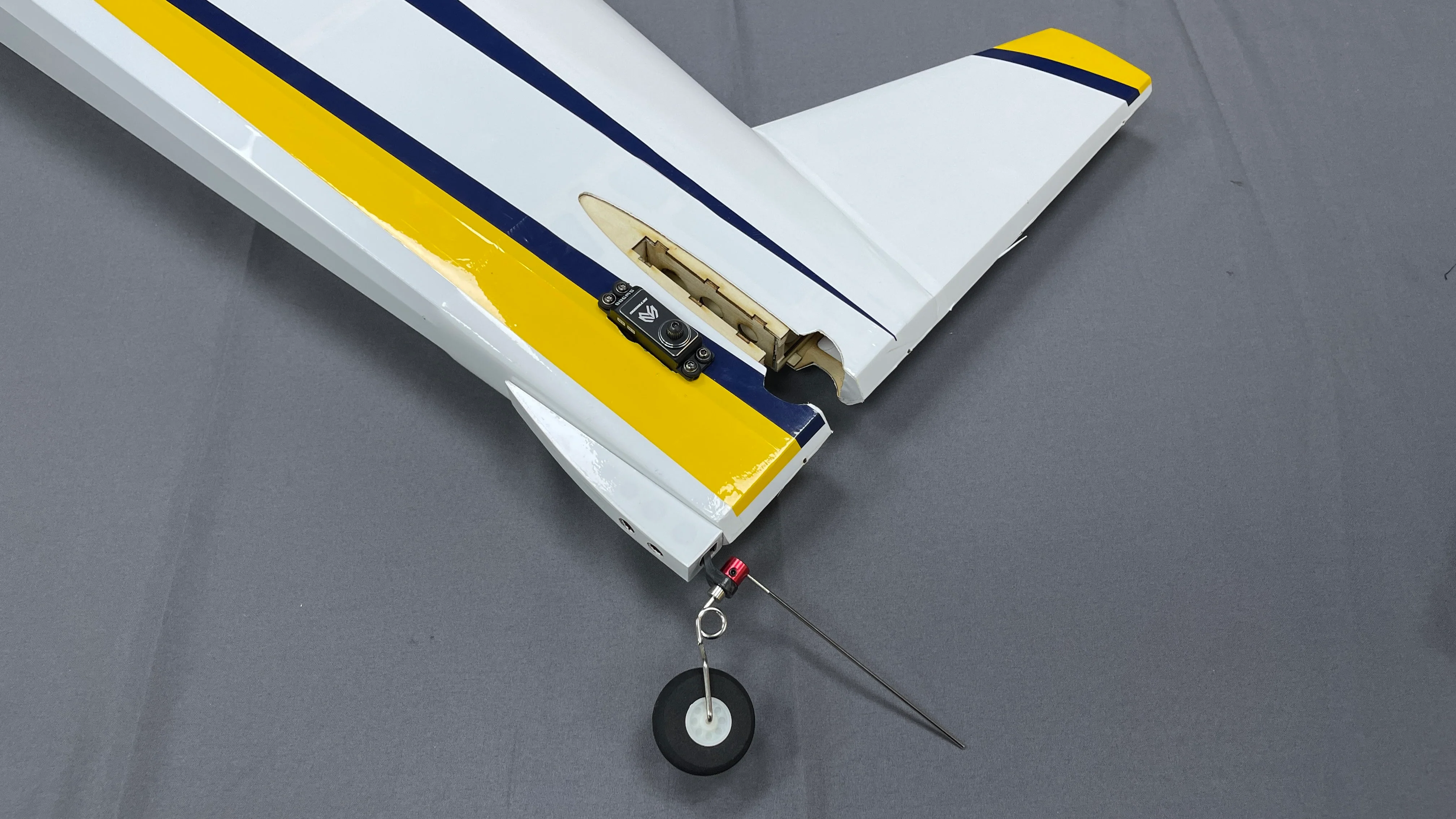 SW - 60" Laser 260 V2 - WHITE/YELLOW (D) PNP - Image 7