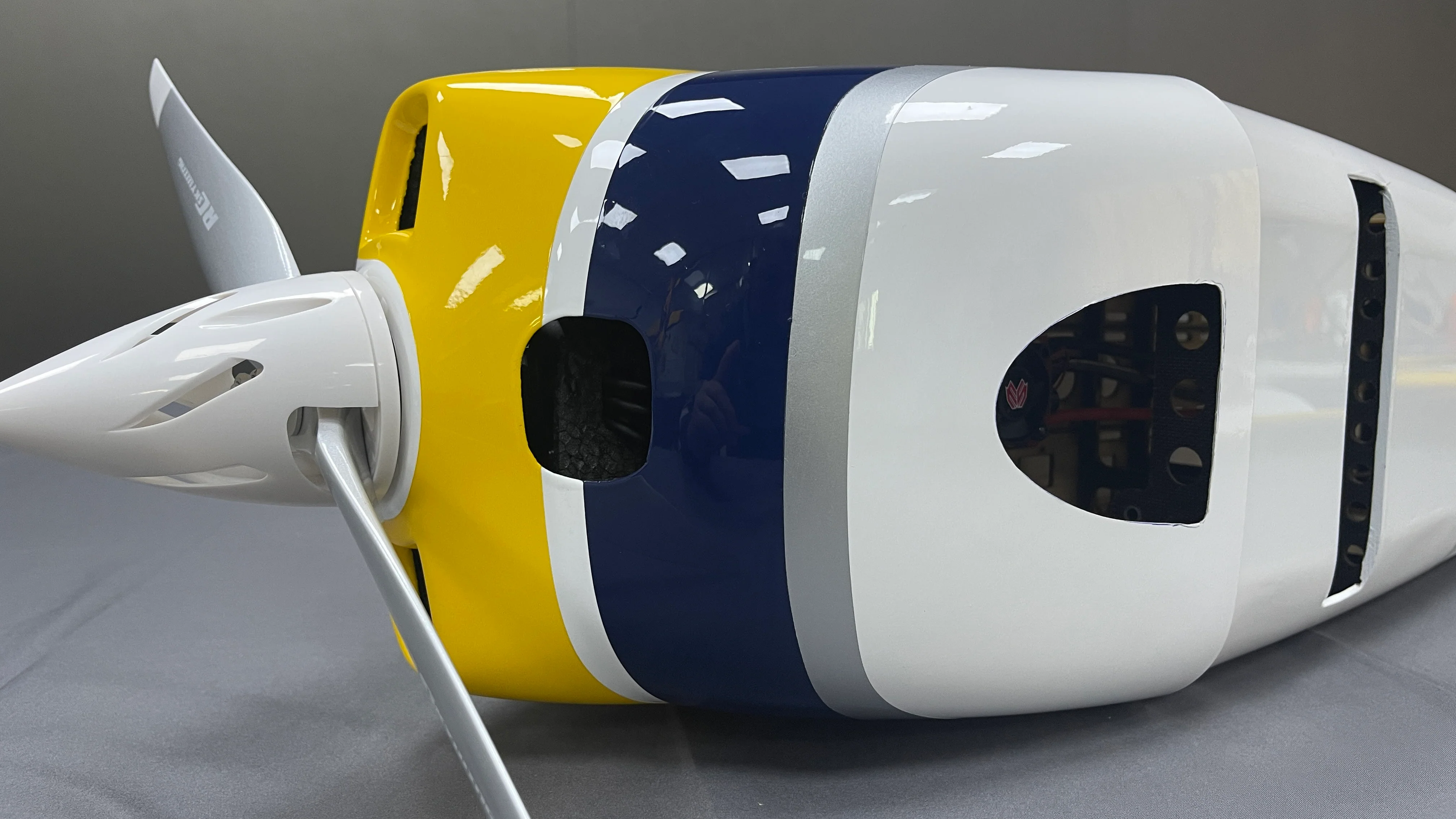 SW - 60" Laser 260 V2 - WHITE/YELLOW (D) PNP - Image 9