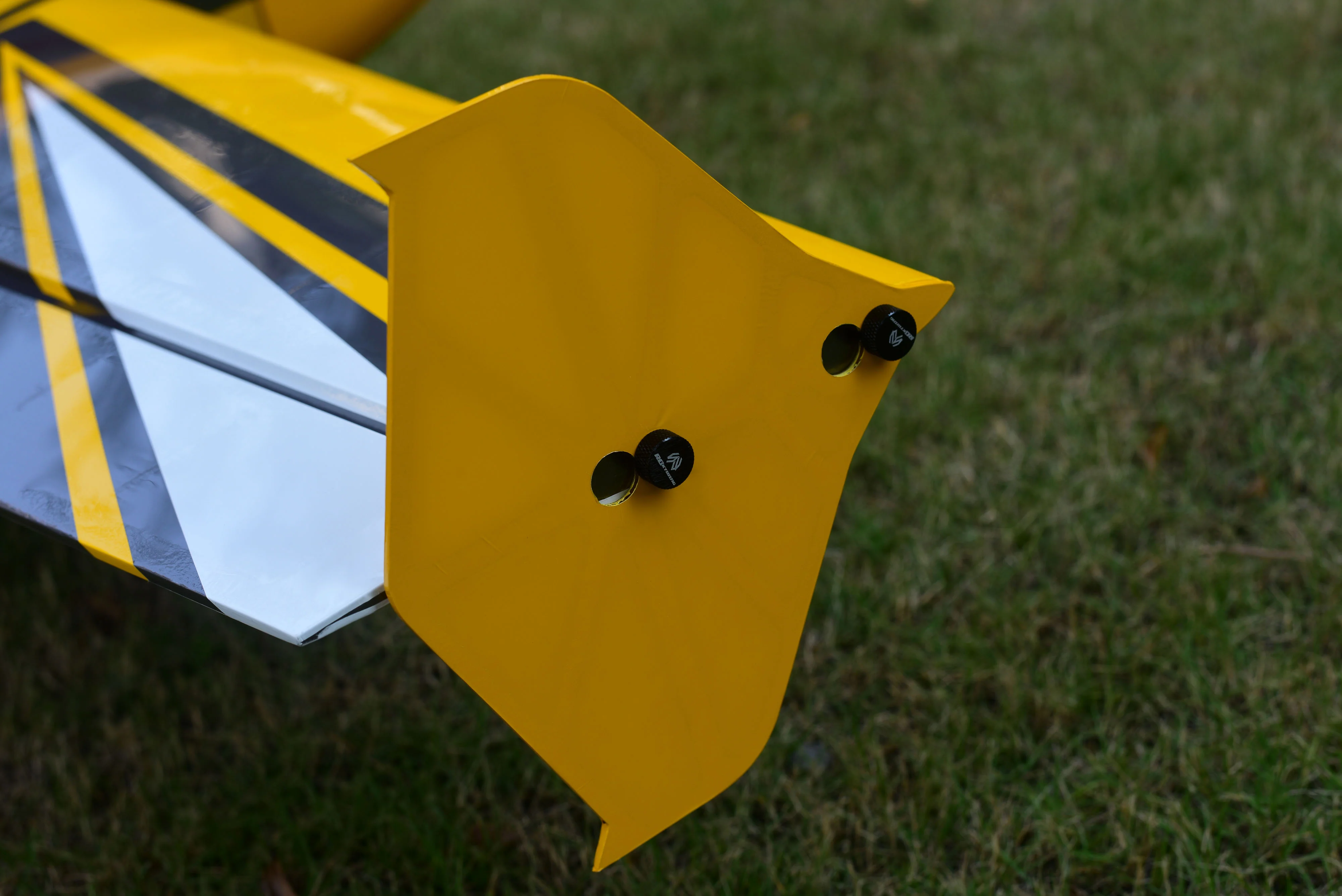 SW - 61" Edge 540 - Yellow/Charcoal/W (F) - ARF - Image 7