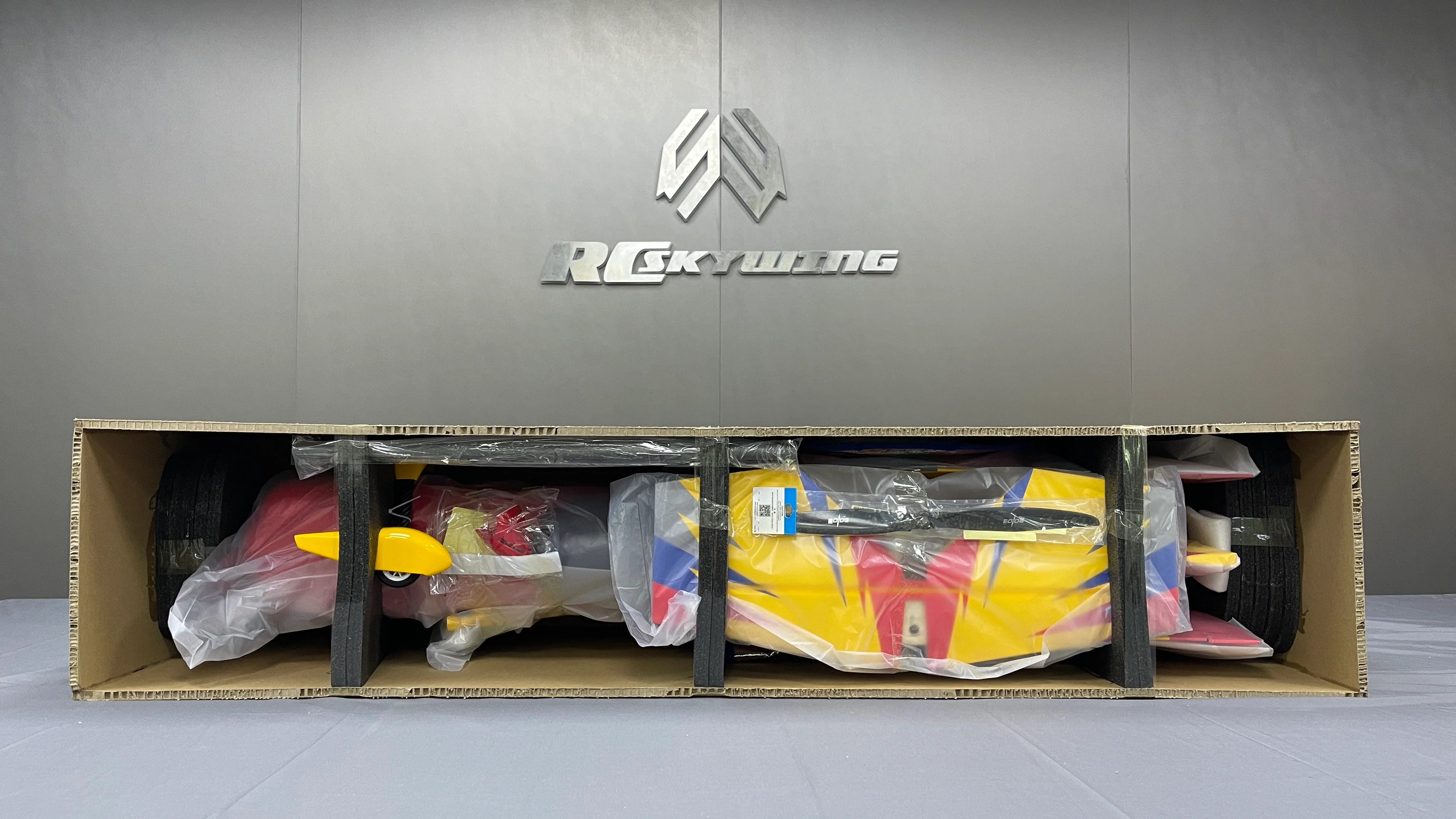 SW - 61" Slick 360 V3 - Yellow/Red/Met Blue (D) - ARF - Image 15