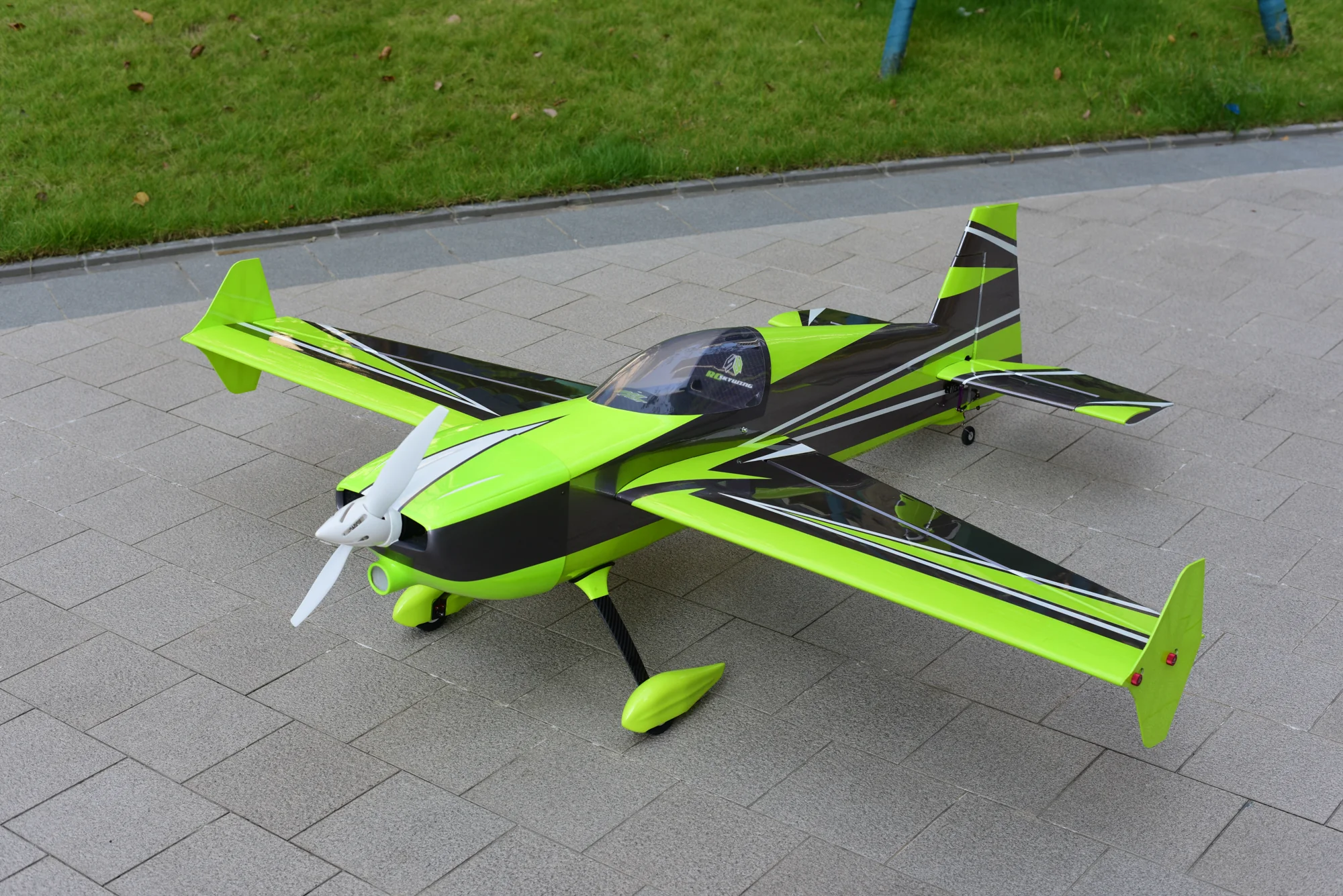 SW - 67" Edge 540 - Grey/Green (D) PNP - Image 2