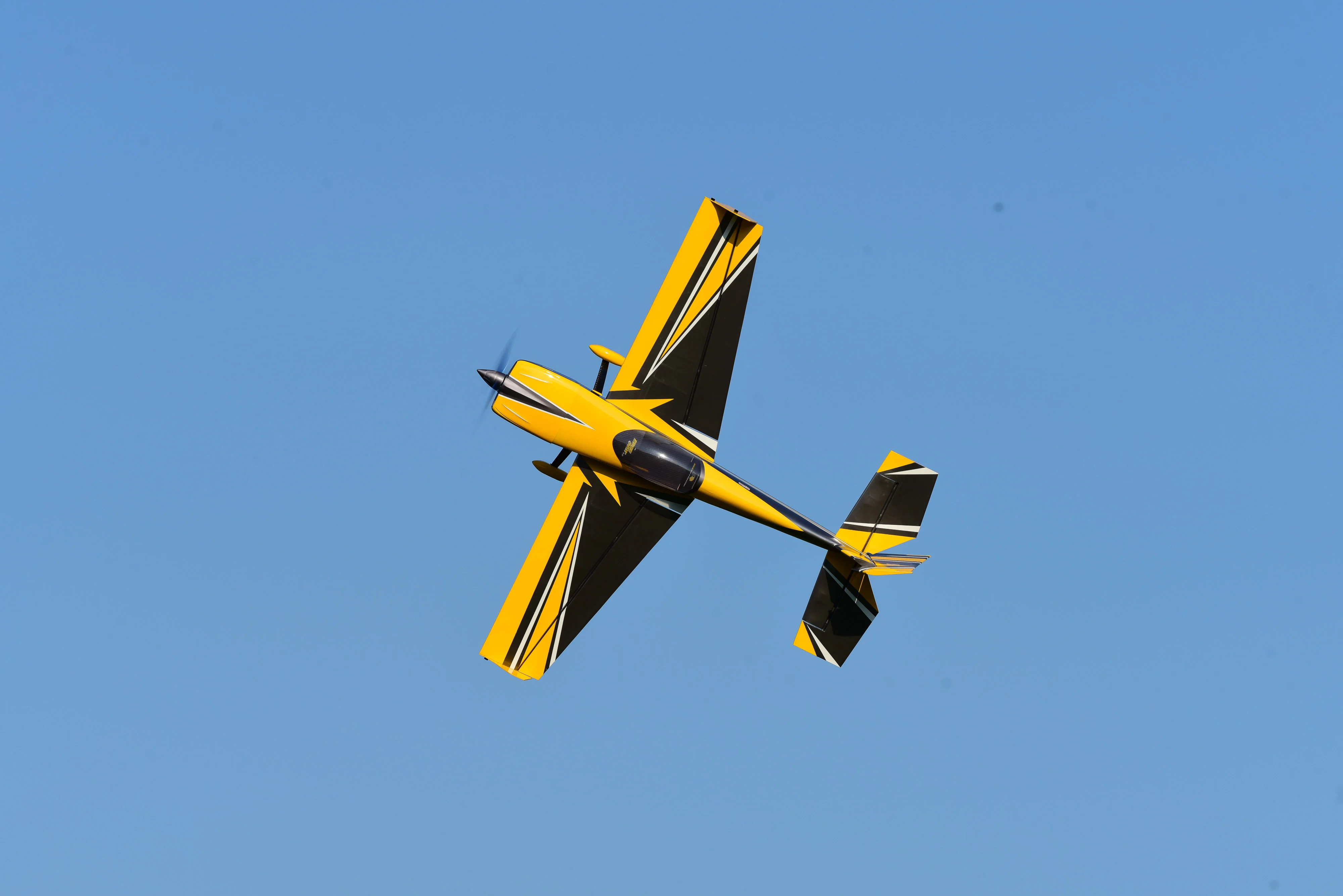 SW - 67" Edge 540 - Grey/Yellow (F) - ARF - Image 13