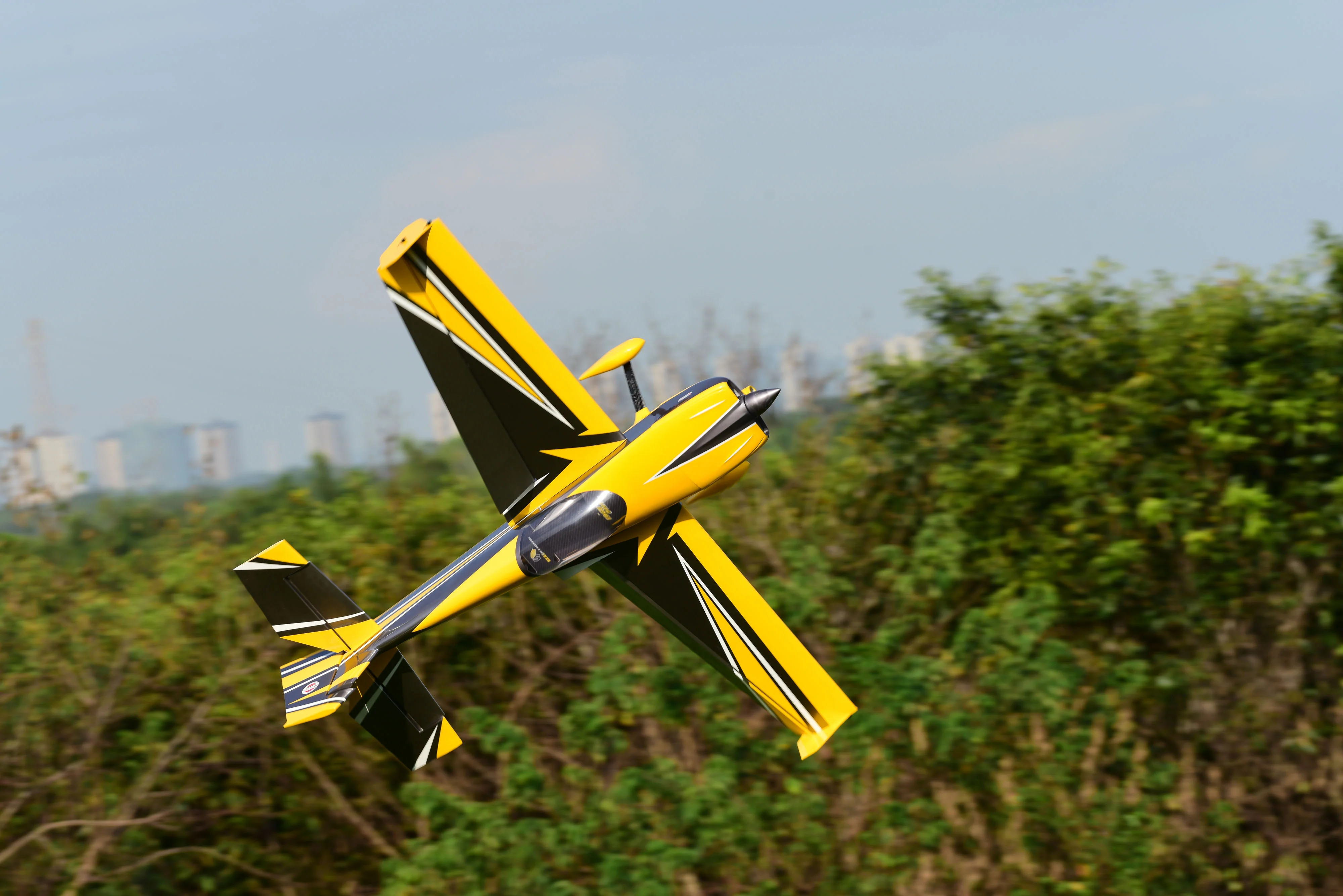 SW - 67" Edge 540 - Grey/Yellow (F) - ARF - Image 16