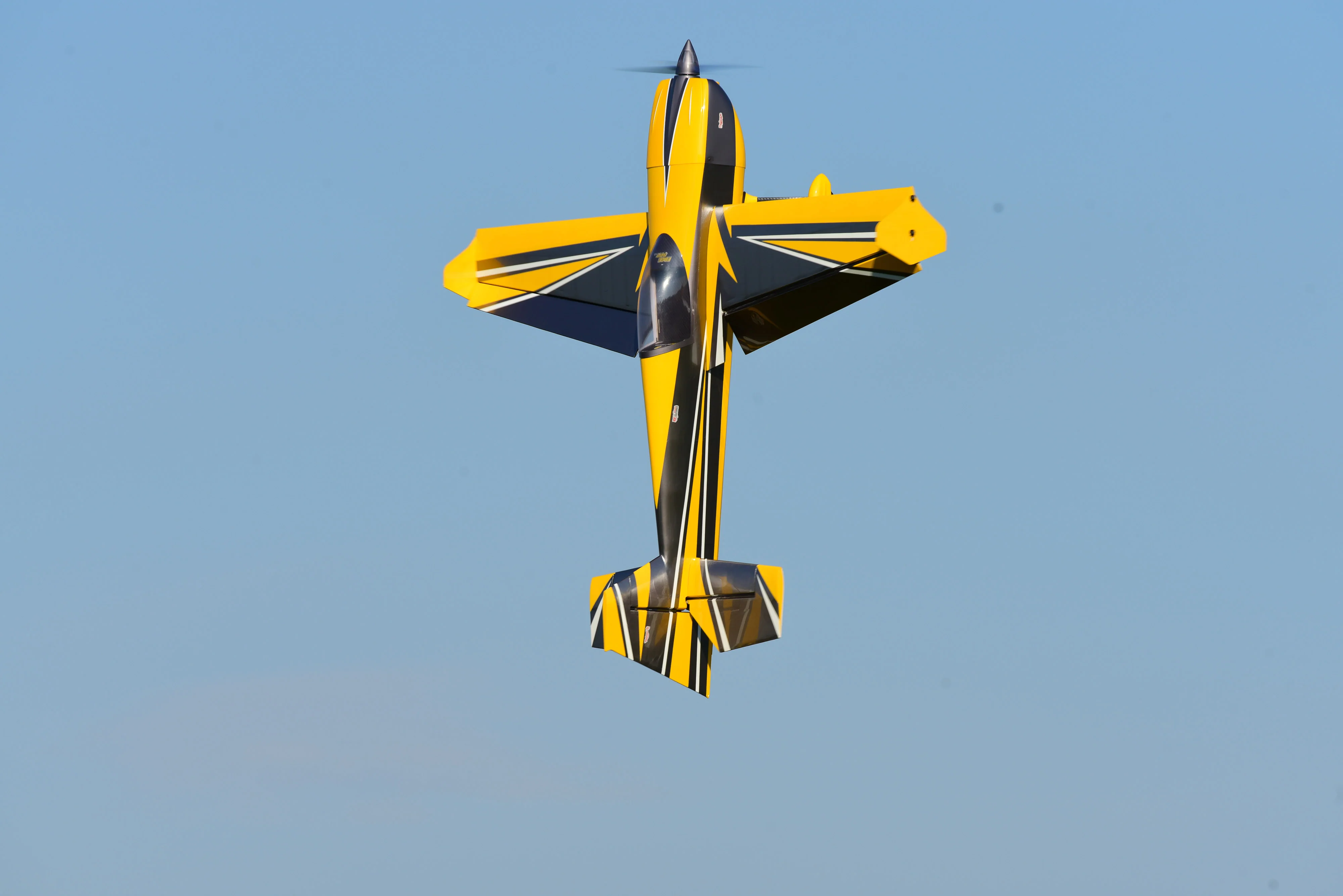 SW - 67" Edge 540 - Grey/Yellow (F) - ARF - Image 5