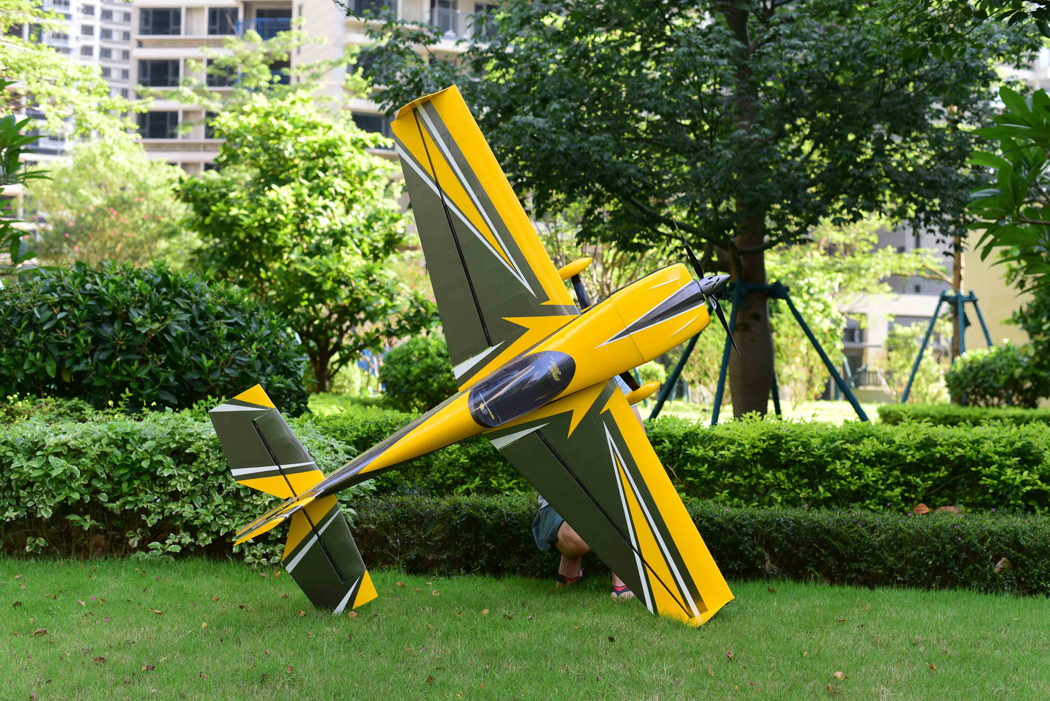 SW - 67" Edge 540 - Grey/Yellow (F) - ARF - Image 7