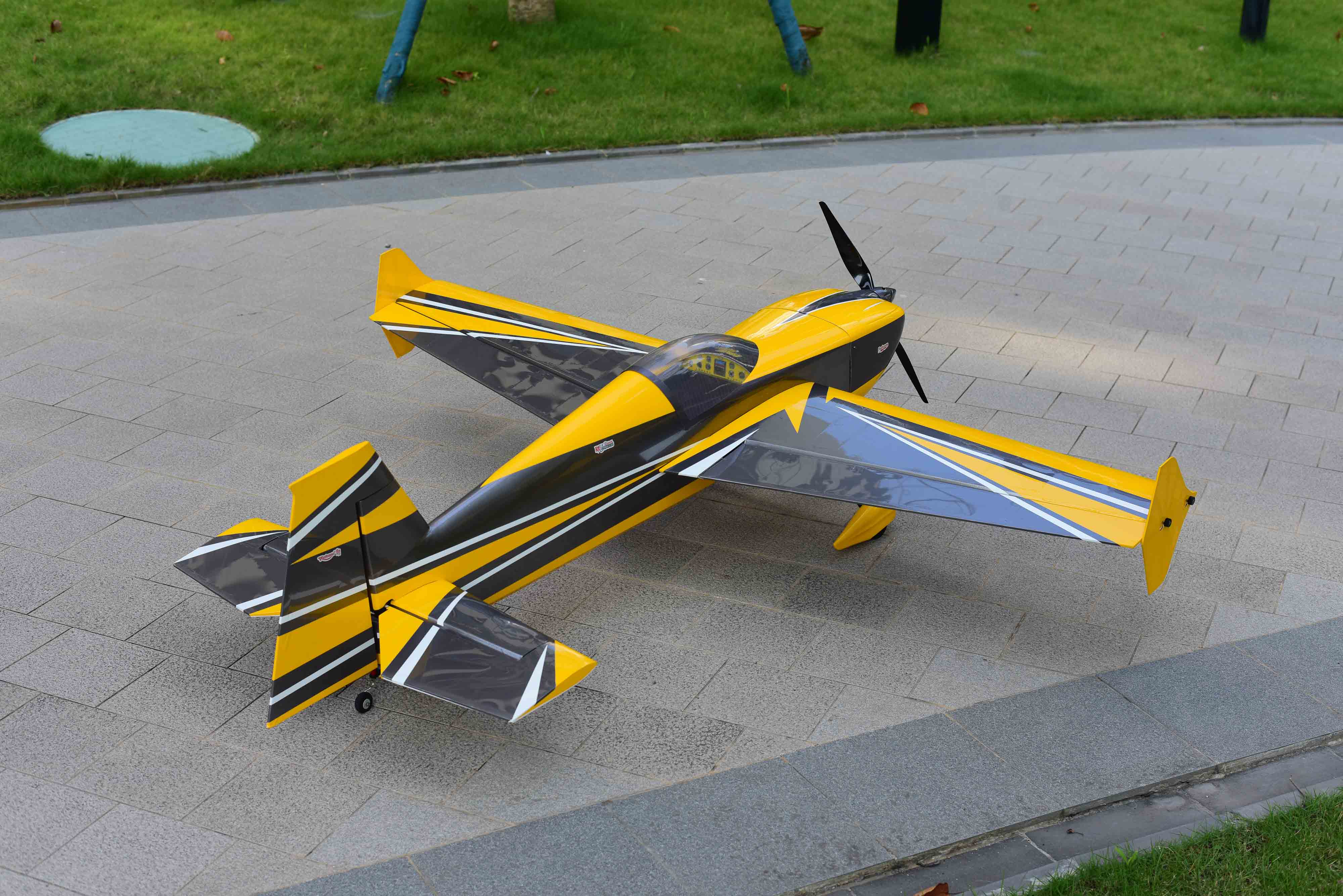 SW - 67" Edge 540 - Grey/Yellow (F) - ARF - Image 9