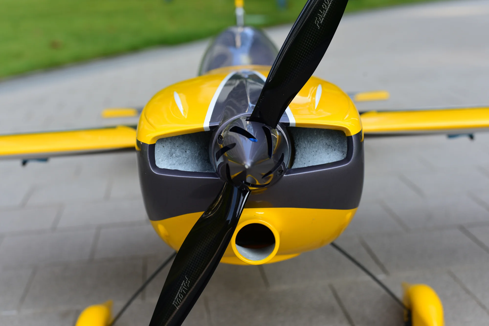 SW - 67" Edge 540 - Grey/Yellow (F) PNP