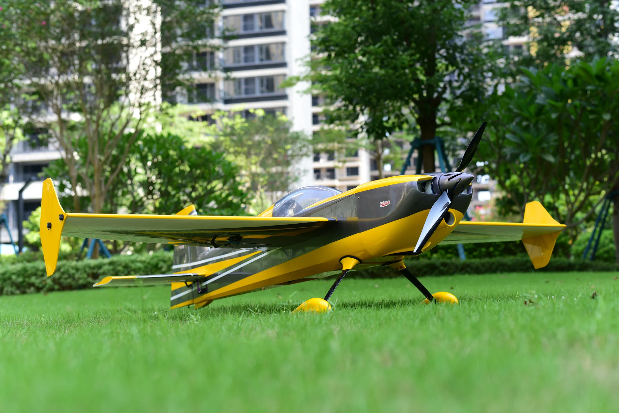 SW - 67" Edge 540 - Grey/Yellow (F) PNP - Image 8