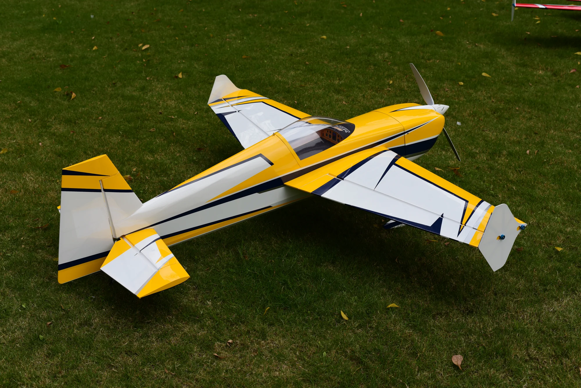 SW - 67" Laser 260 V2 - WHITE/YELLOW (D) PNP - Image 7