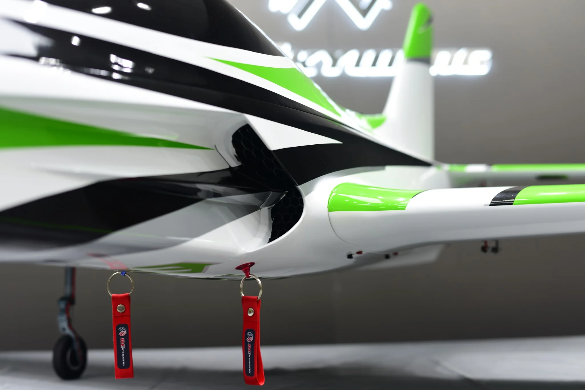 SW - Falcon 2.1M - GREEN/WHITE - ARF - Image 6