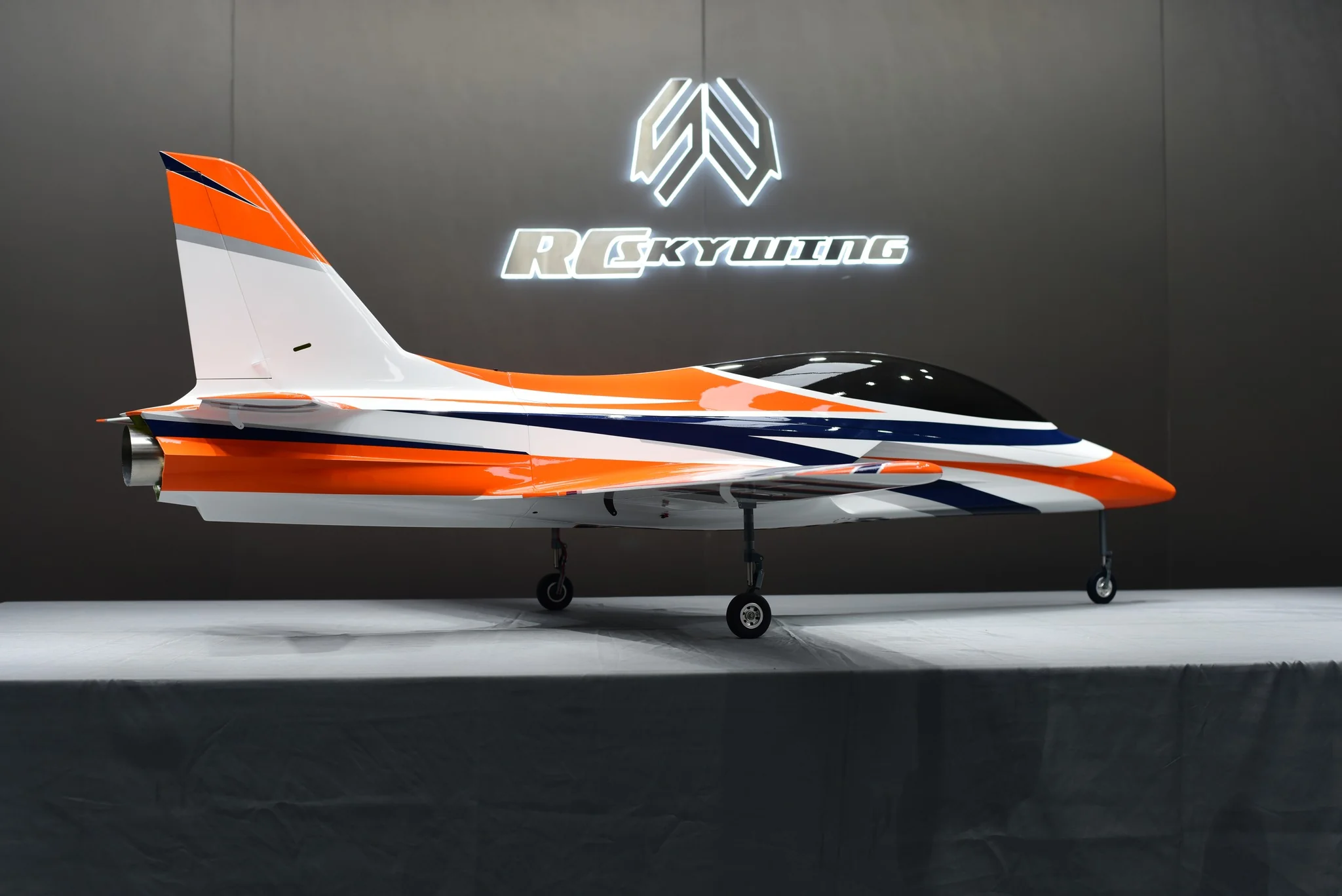 SW - Falcon 2.1M - ORANGE - Image 2