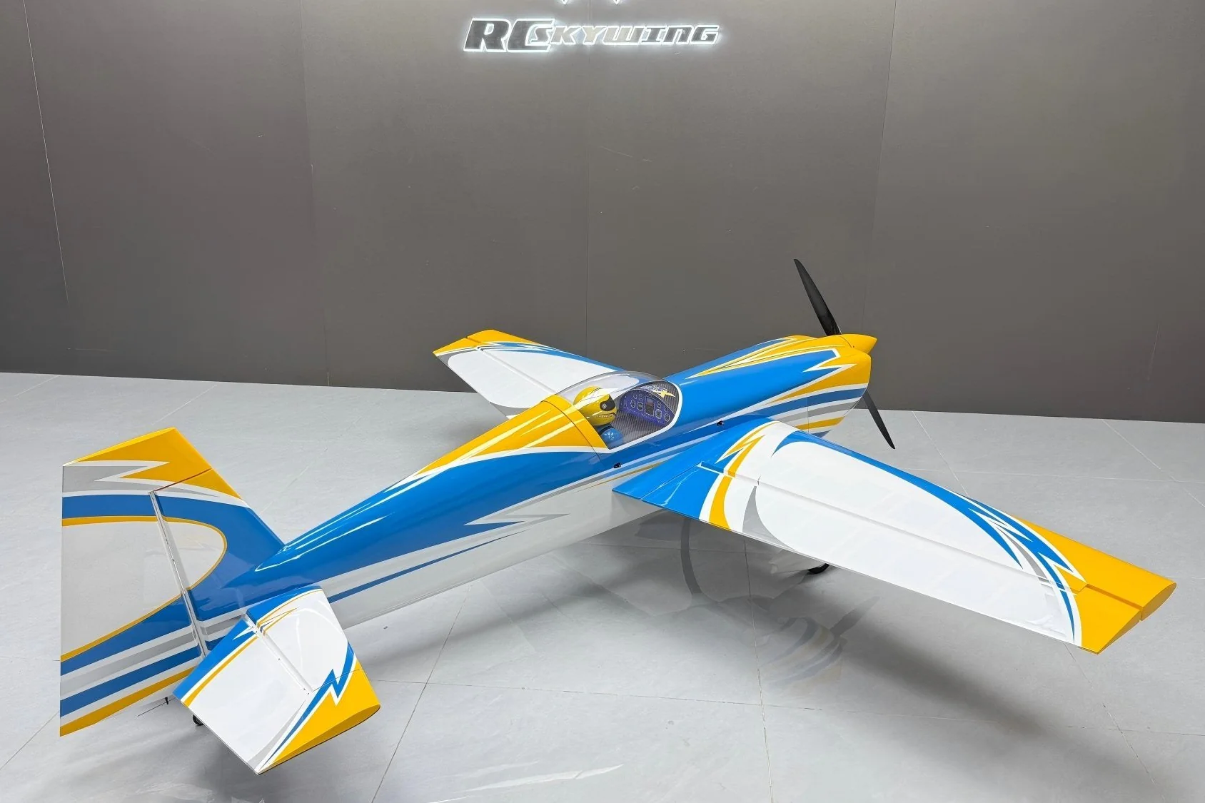 SW - 104" Extra 330SX - Blue/White/Yellow (A) - Image 5