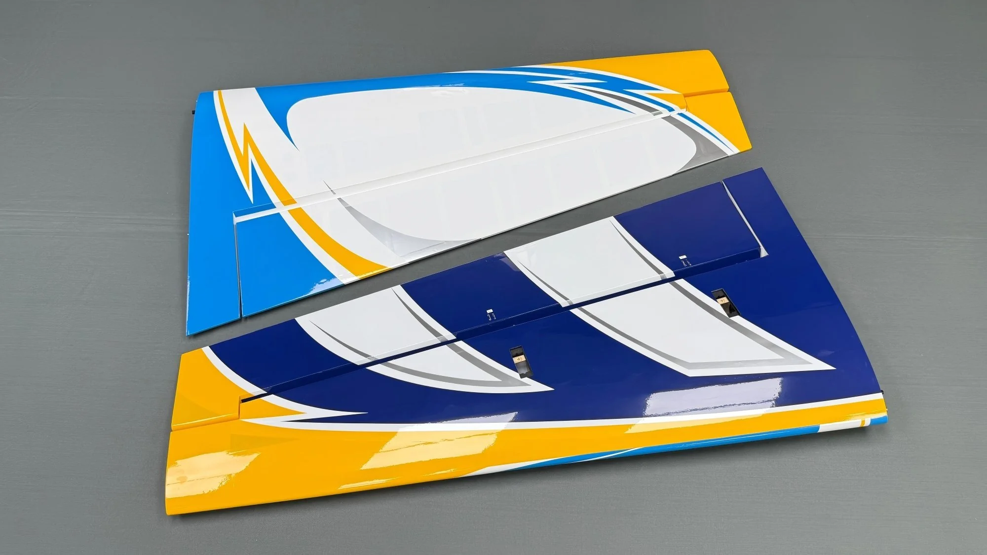 SW - 104" Extra 330SX - Blue/White/Yellow (A) - Image 8