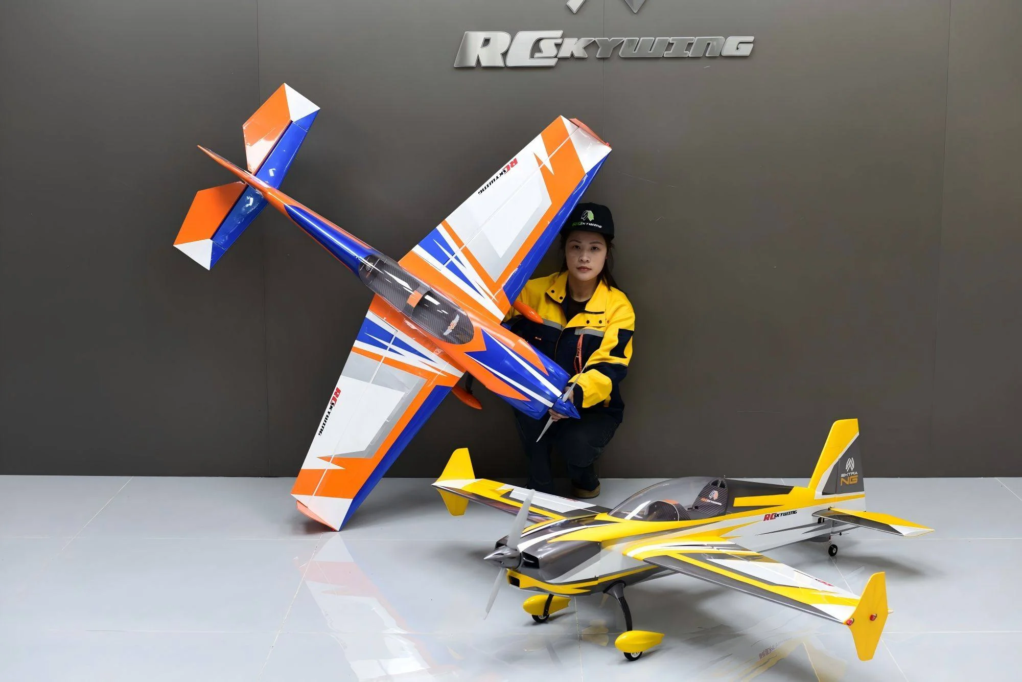 SW - 60" Extra NG - White/Orange/Blue (C) - ARF - Image 3