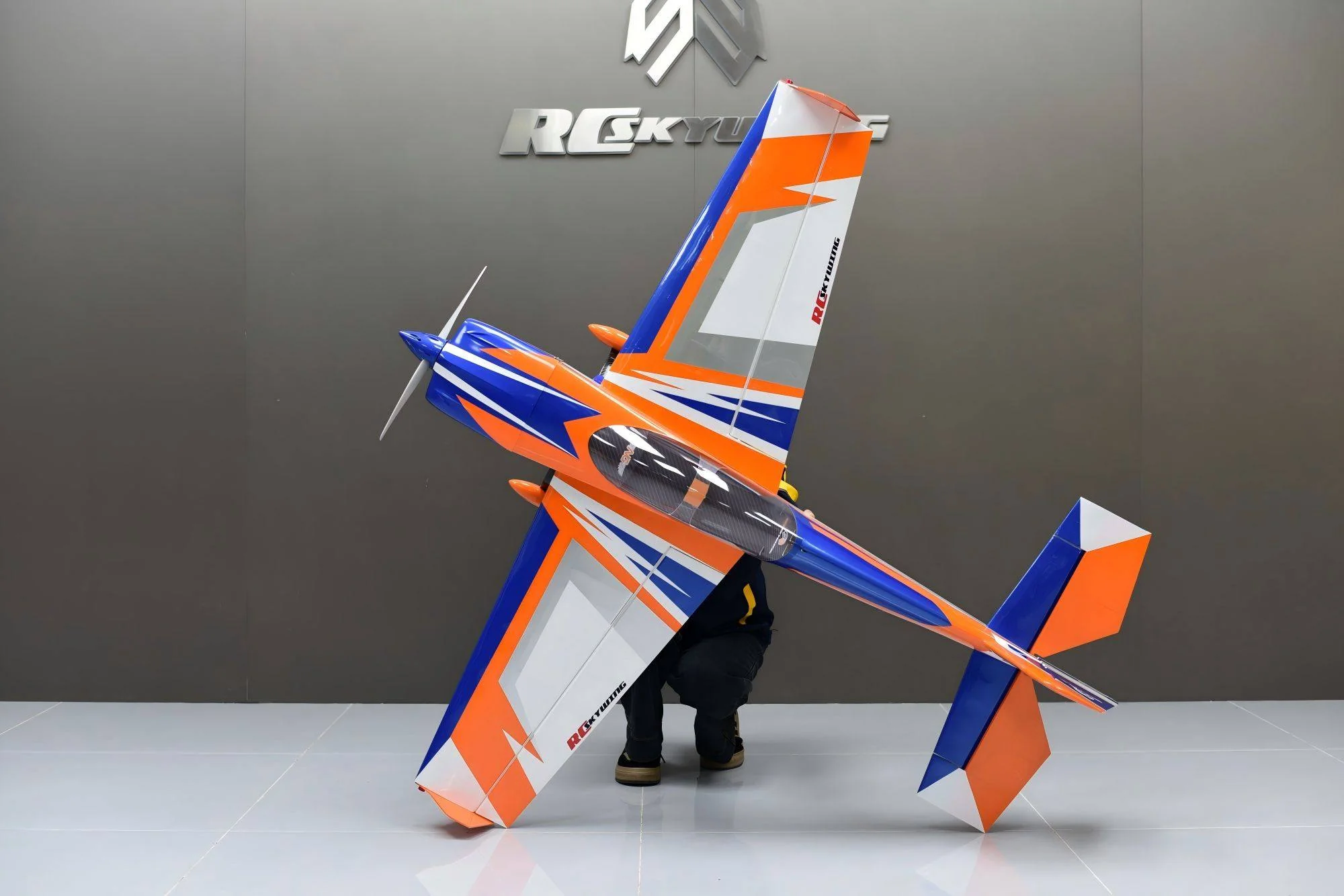 SW - 60" Extra NG - White/Orange/Blue (C) - ARF - Image 4