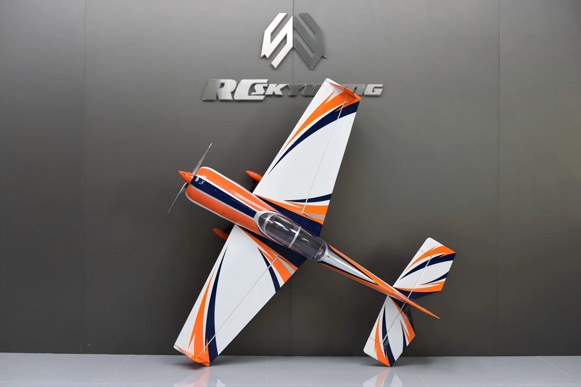 SW - 67" Yak 54 - WHITE/ORANGE (B) - ARF - Image 2