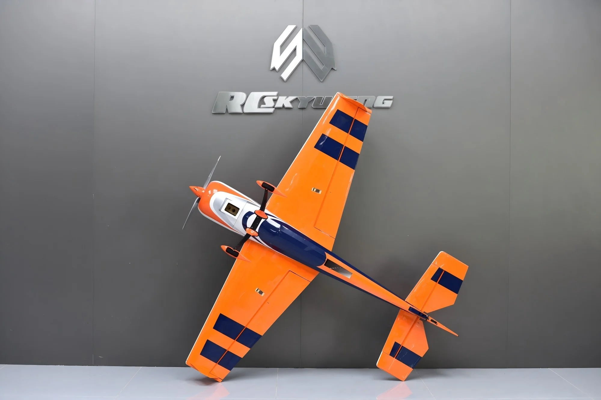 SW - 67" Yak 54 - WHITE/ORANGE (B) - ARF - Image 3