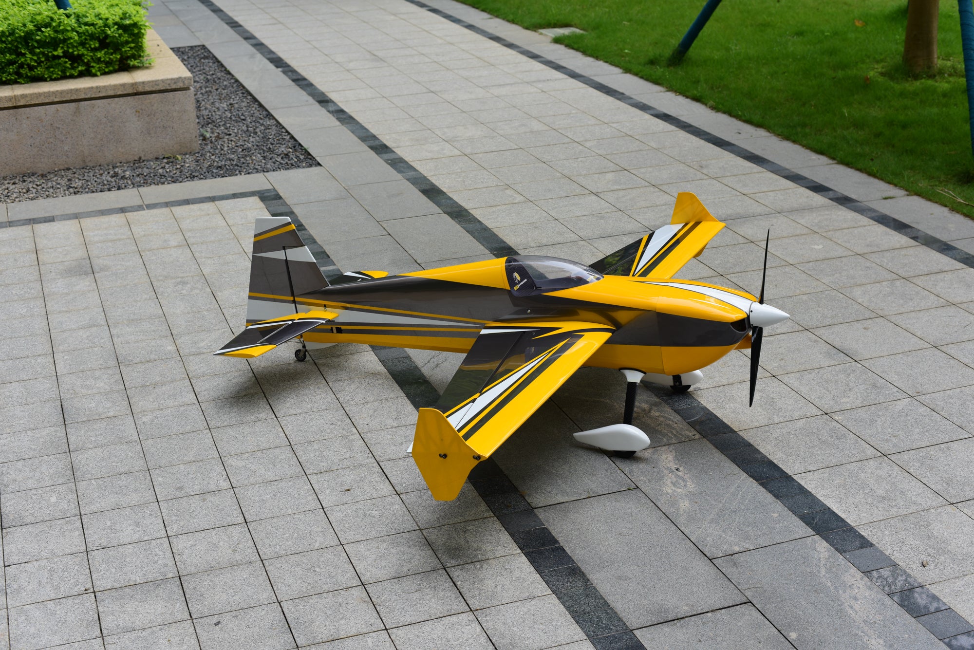 SW - 74" Edge - Grey/Yellow (F) - ARF - Image 4