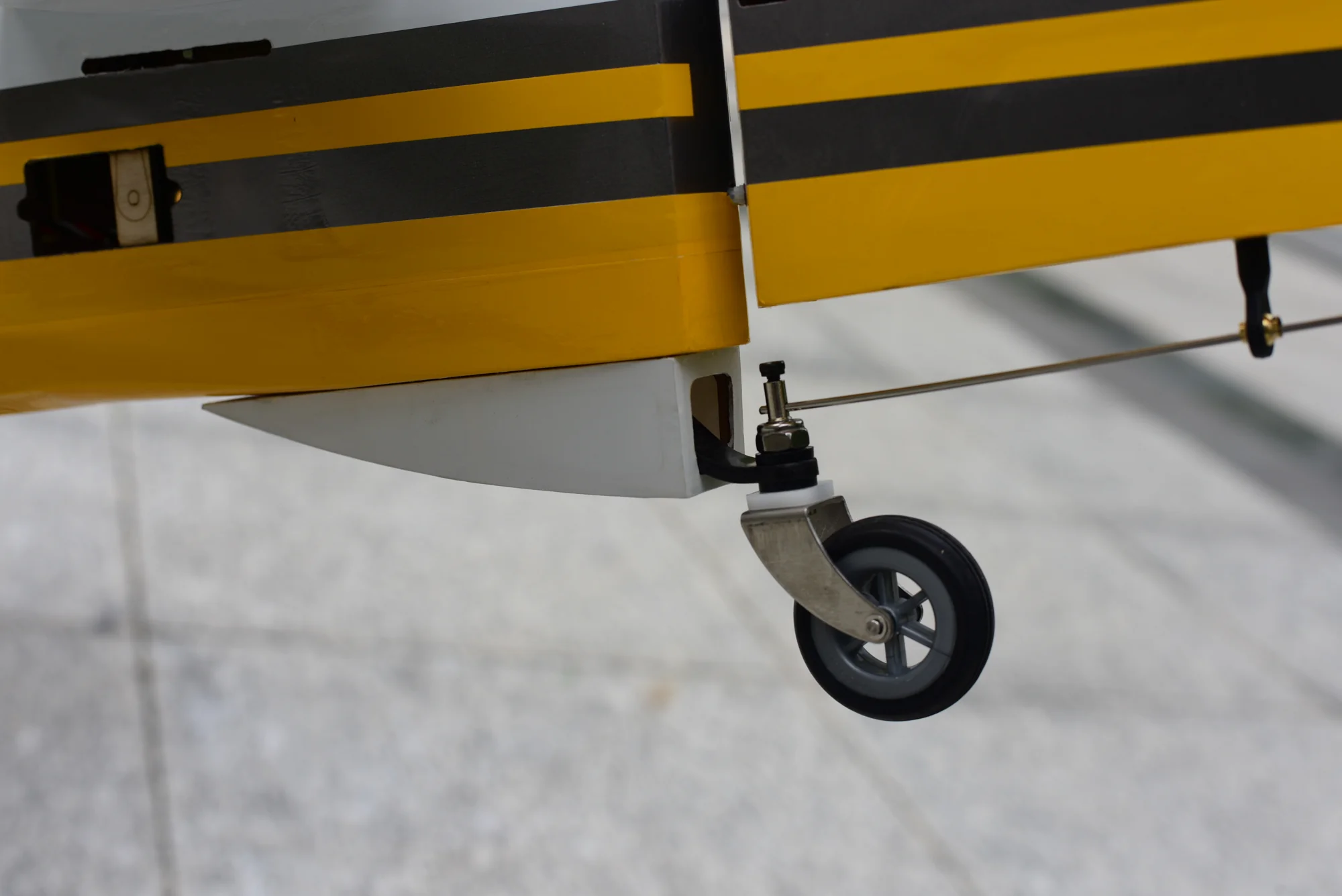 SW - 74" Edge - Grey/Yellow (F) - ARF - Image 8