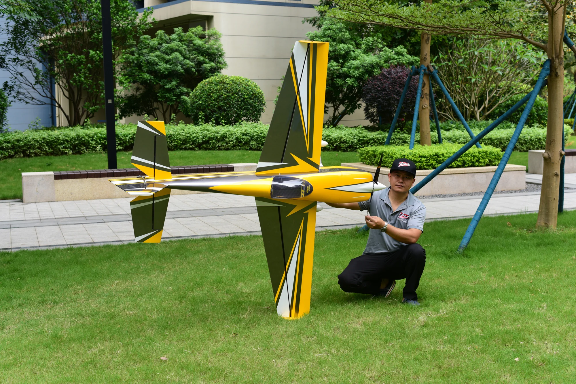 SW - 74" Edge - Grey/Yellow (F) - ARF - Image 9